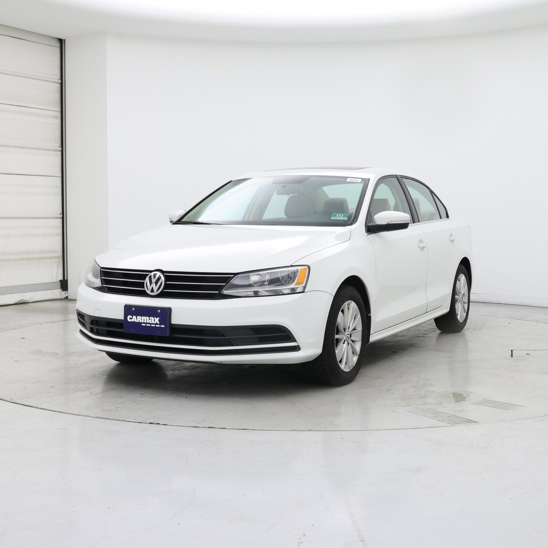Thumbnail: 2015 Volkswagen Jetta - 4