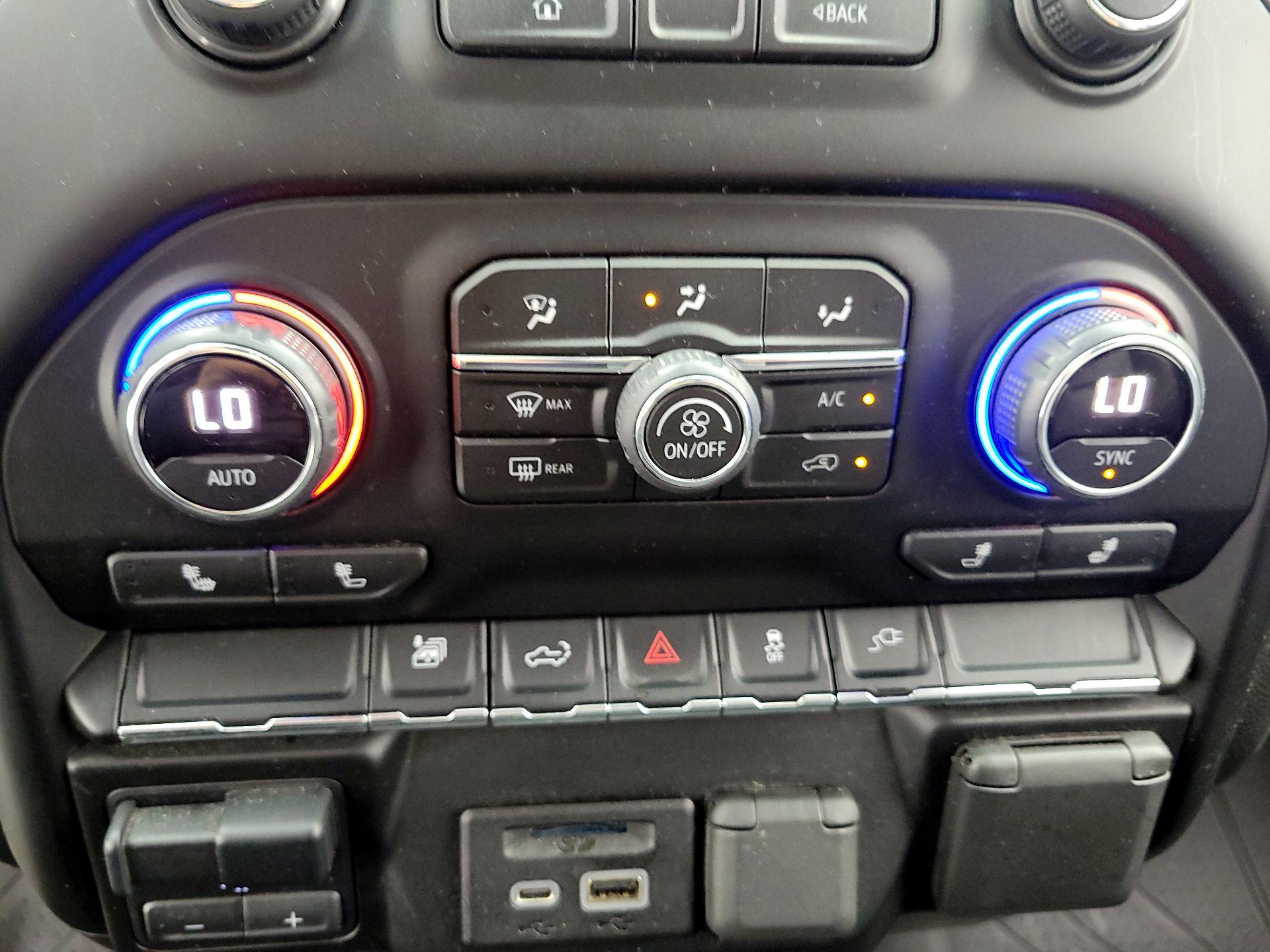 Thumbnail: 2020 Chevrolet Silverado 3500 - 16