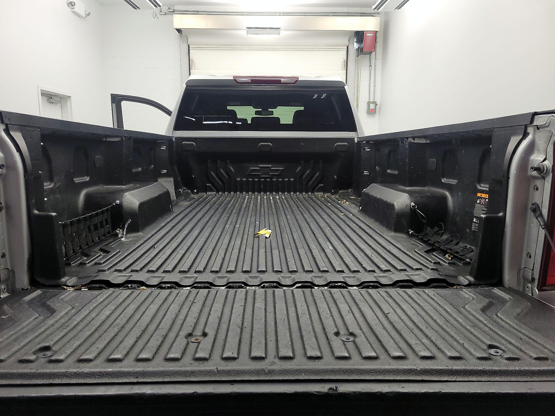 Thumbnail: 2020 Chevrolet Silverado 3500 - 20