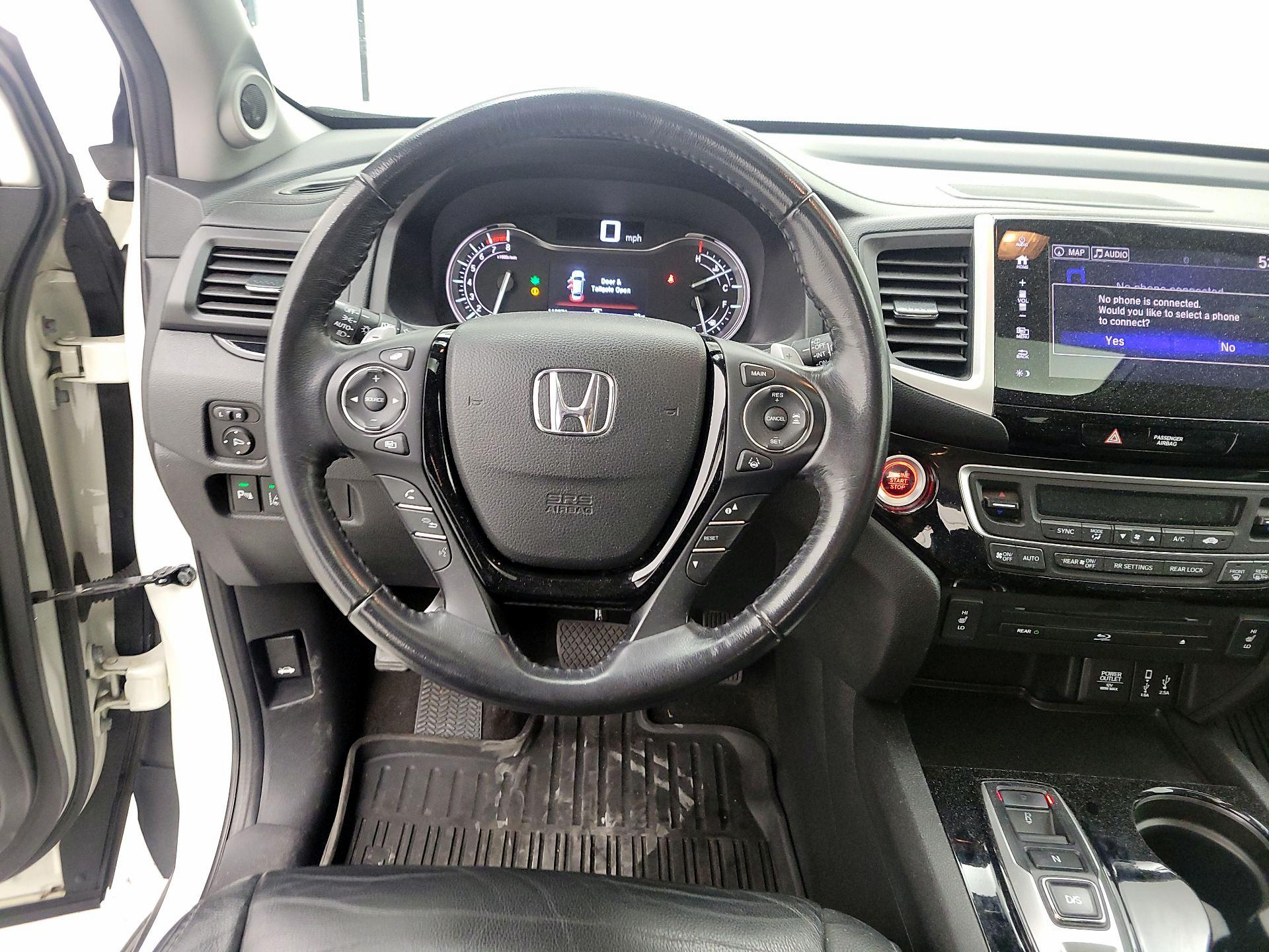 Thumbnail: 2017 Honda Pilot - 9