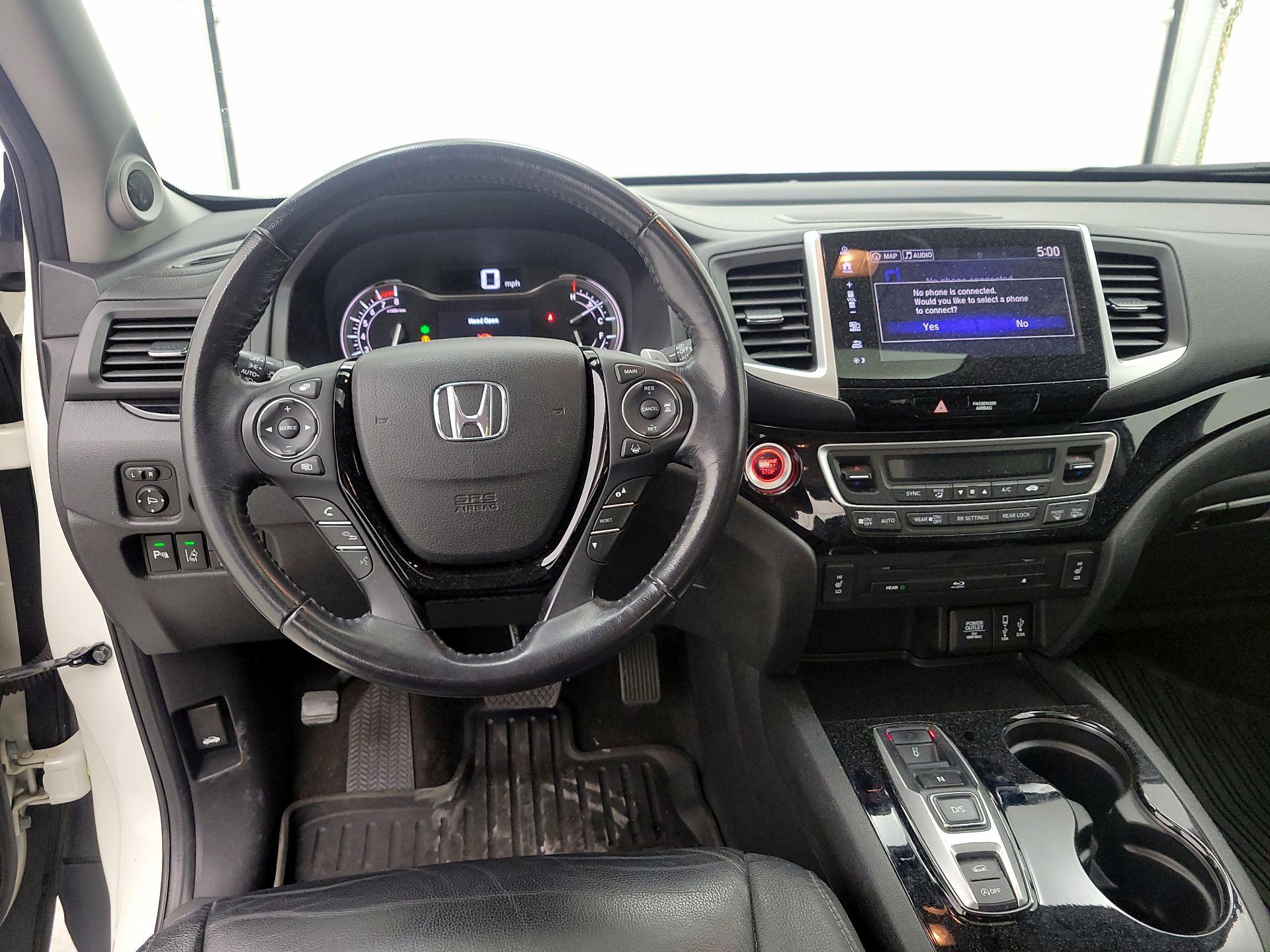 Thumbnail: 2017 Honda Pilot - 10