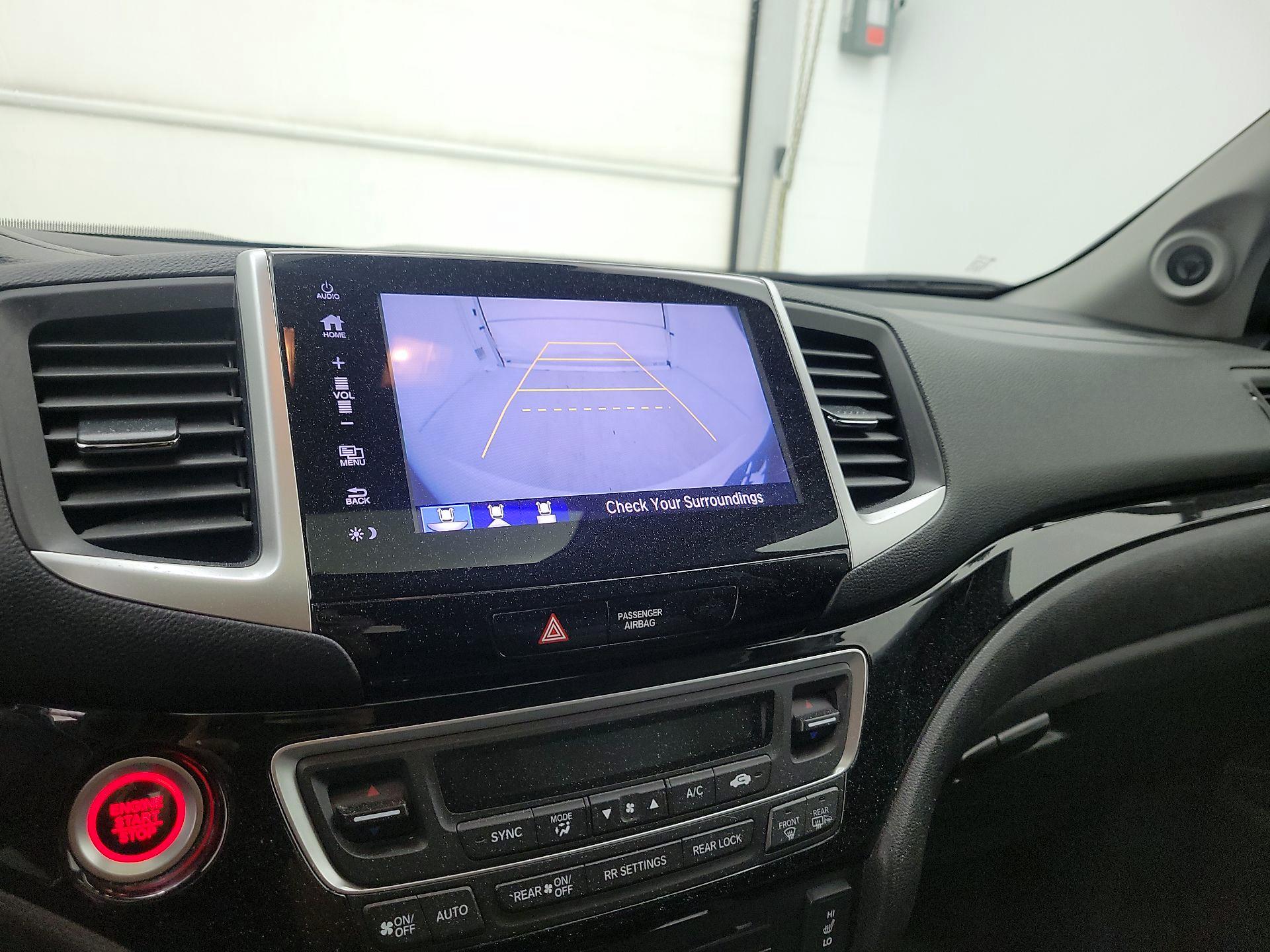 Thumbnail: 2017 Honda Pilot - 15