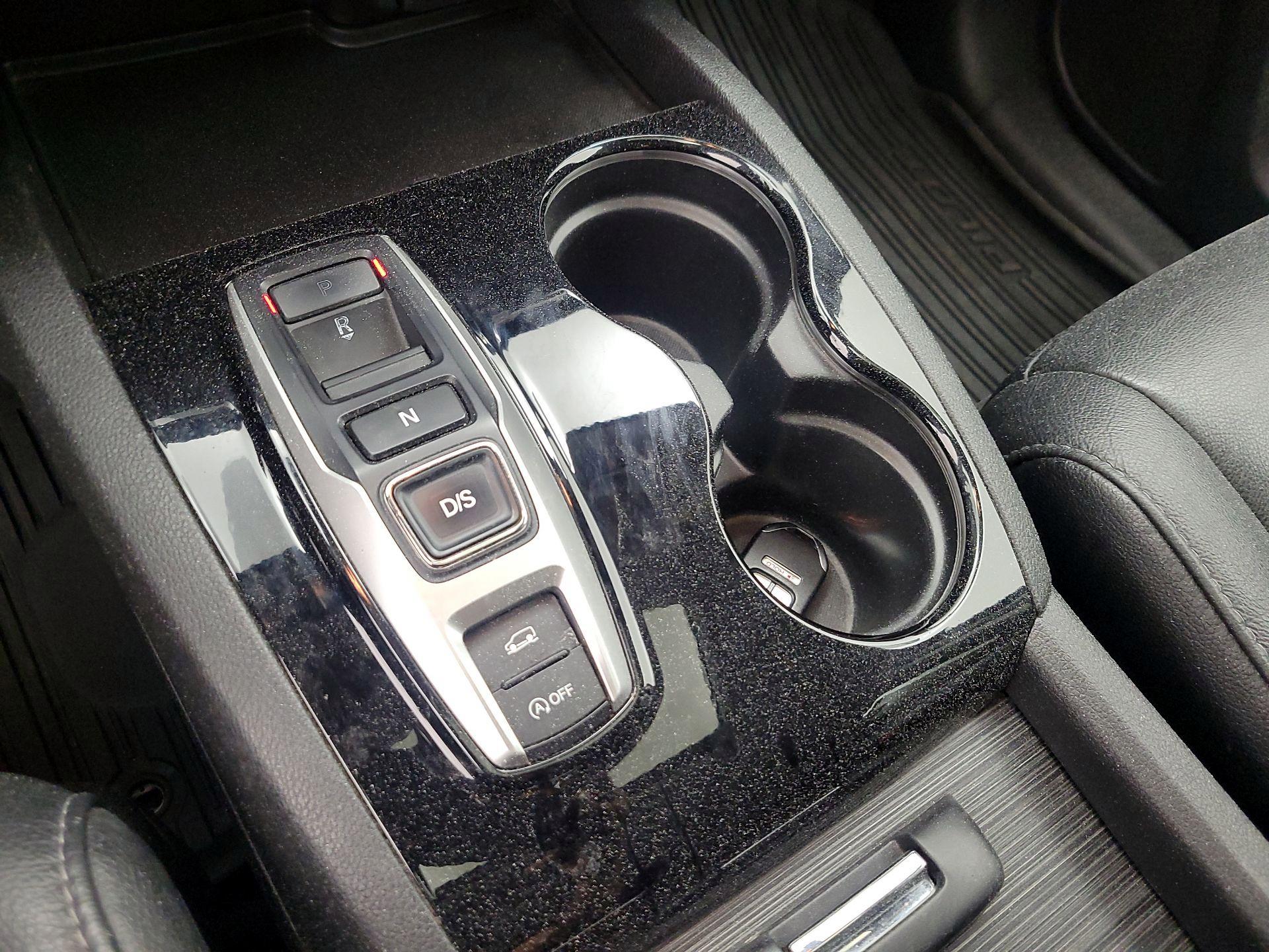 Thumbnail: 2017 Honda Pilot - 18