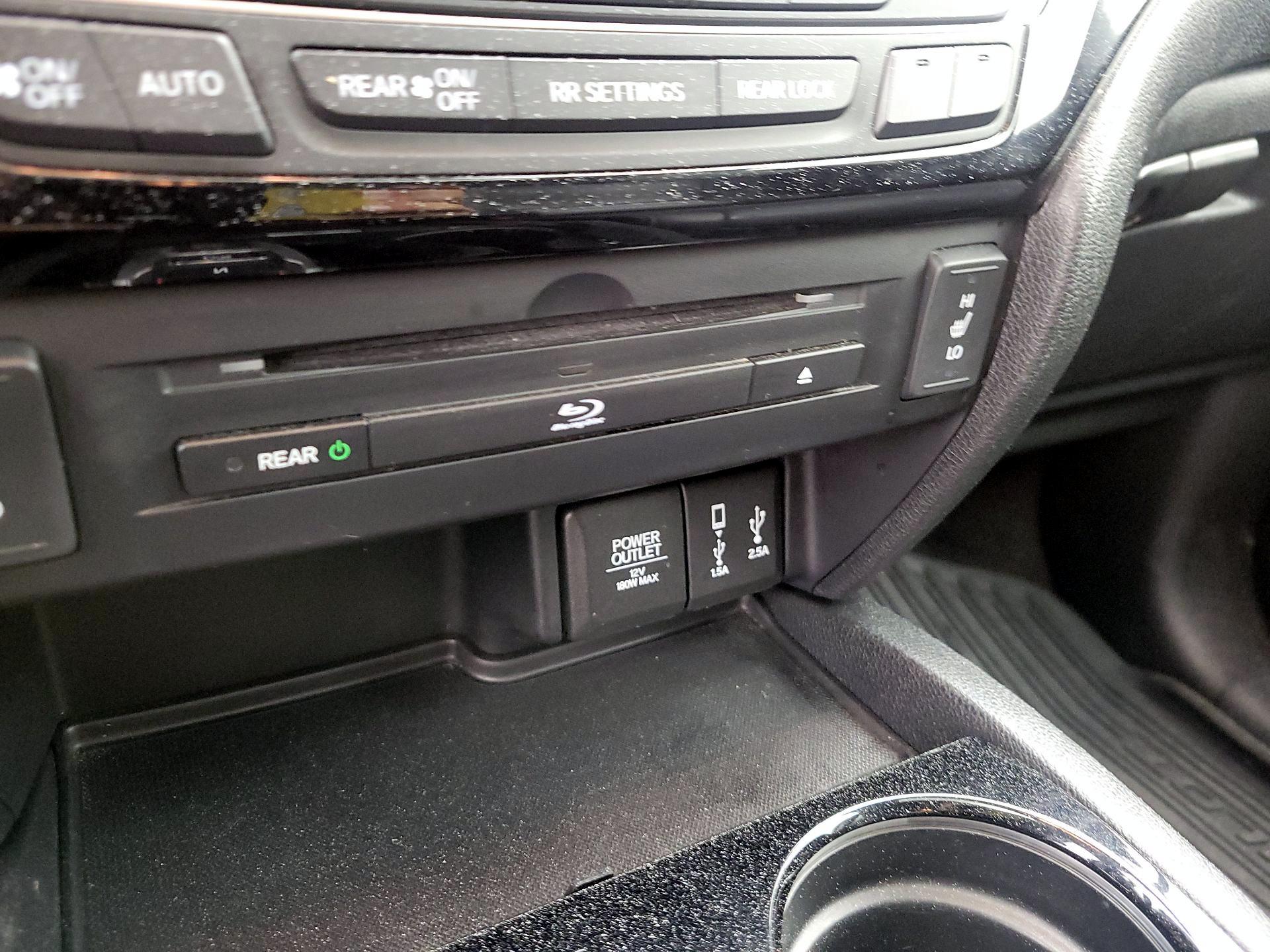 Thumbnail: 2017 Honda Pilot - 19