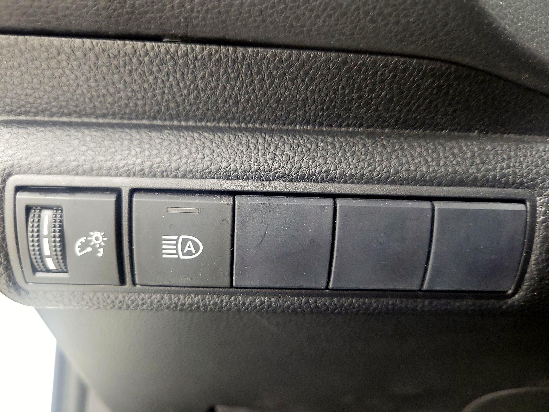 Thumbnail: 2020 Toyota Corolla - 13