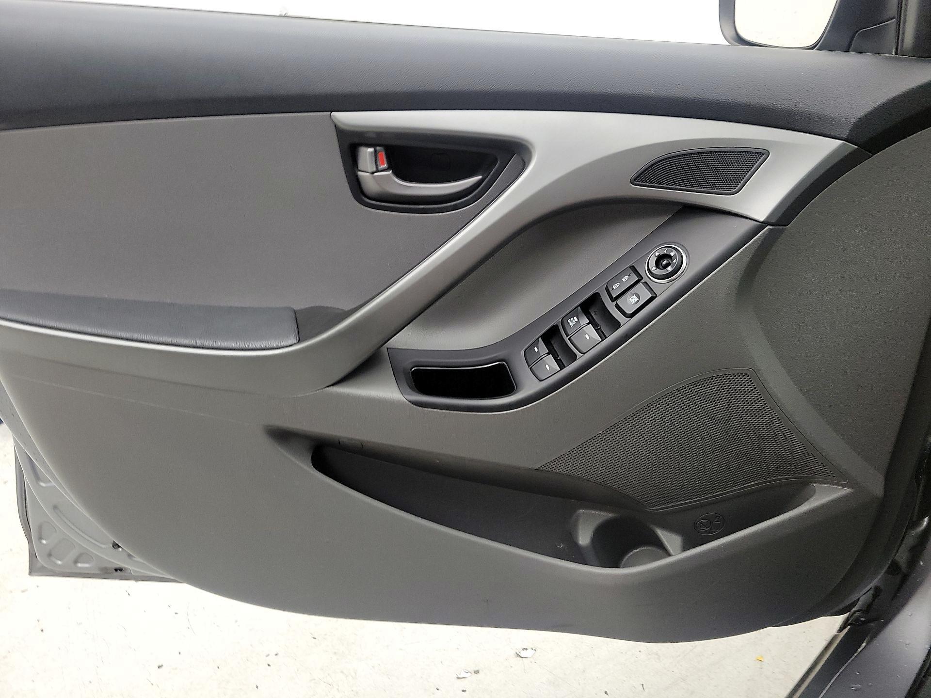 Thumbnail: 2014 Hyundai Elantra - 12