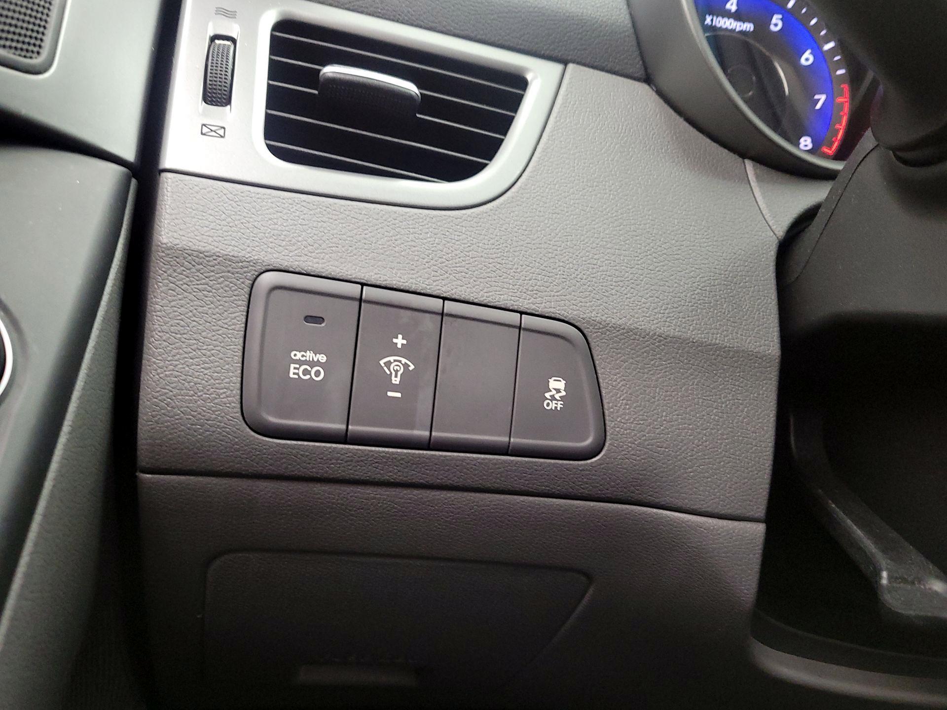 Thumbnail: 2014 Hyundai Elantra - 13
