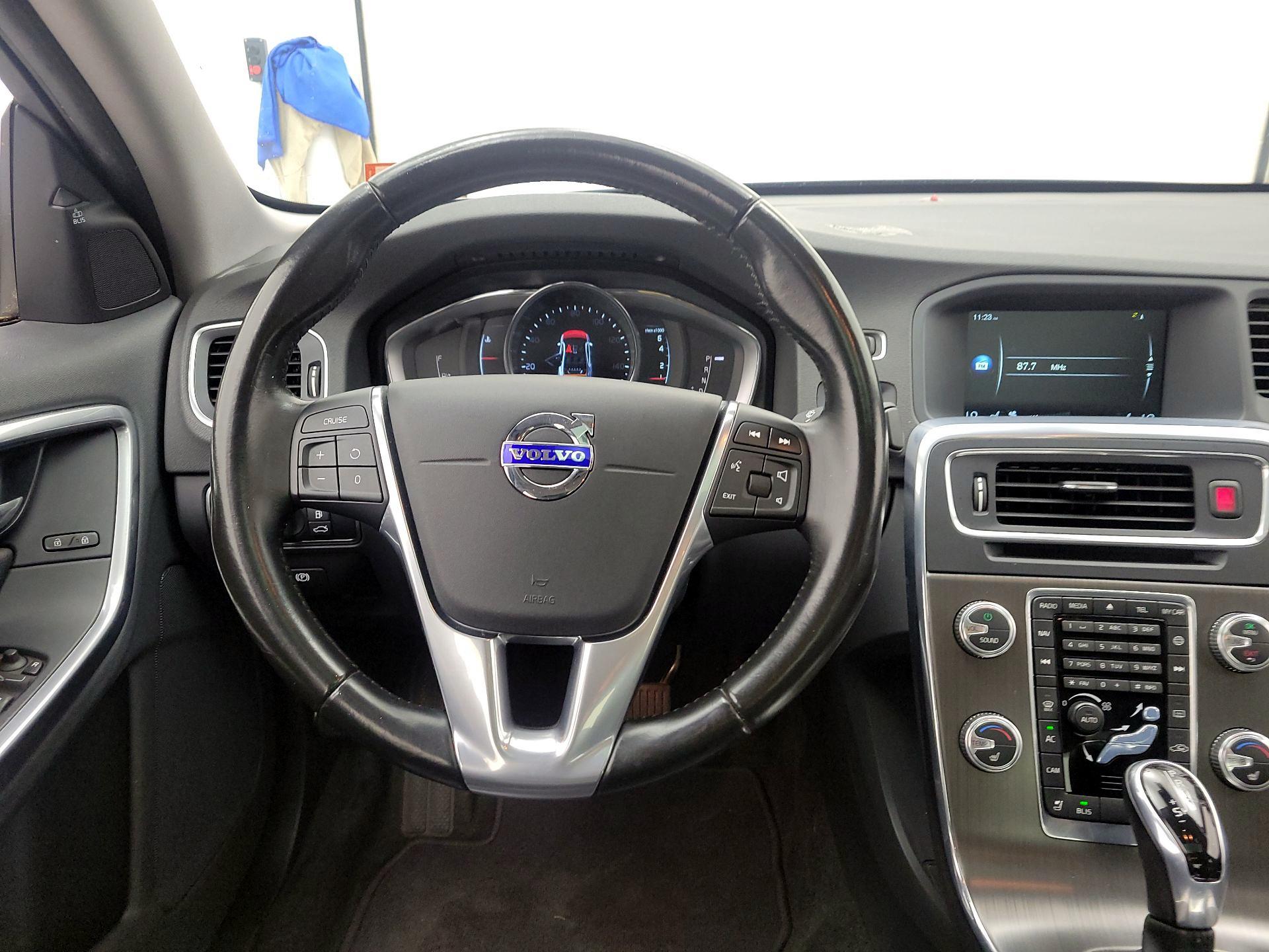 Thumbnail: 2016 Volvo S60 - 10