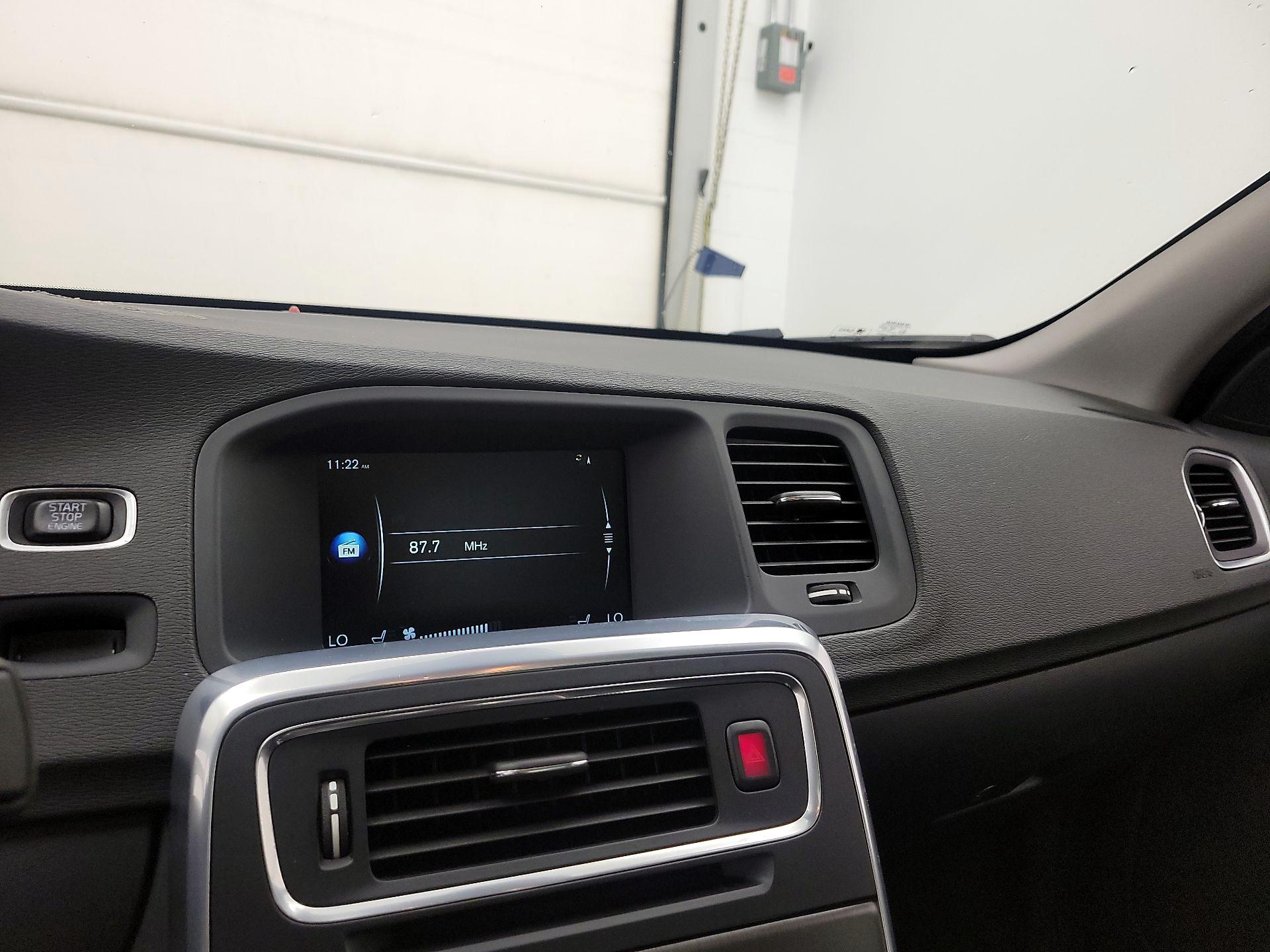 Thumbnail: 2016 Volvo S60 - 15