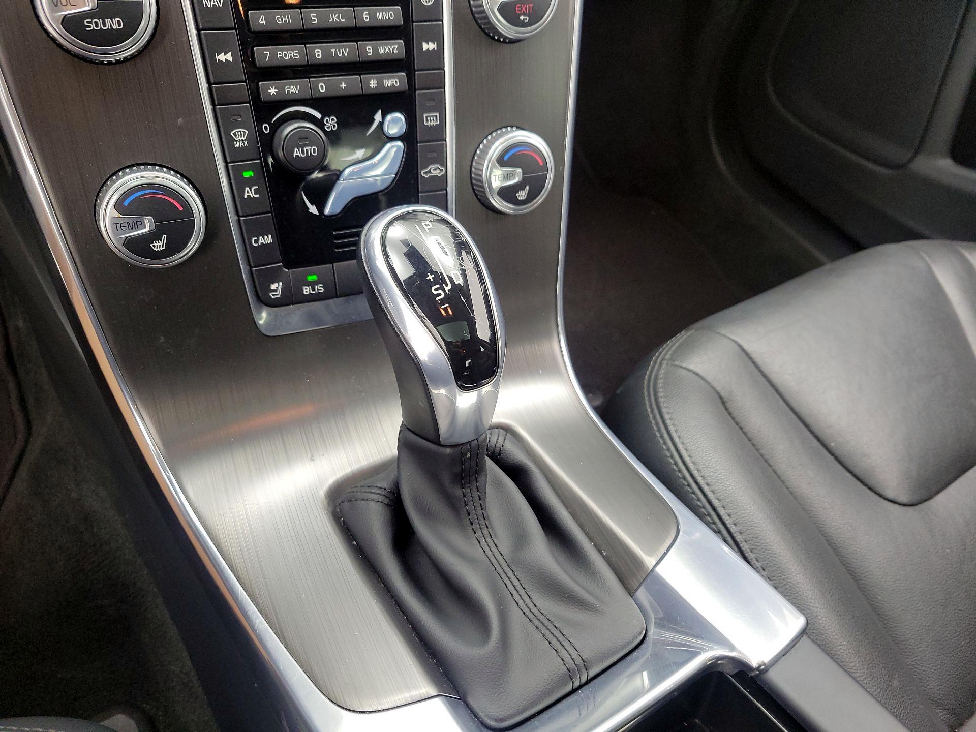 Thumbnail: 2016 Volvo S60 - 17