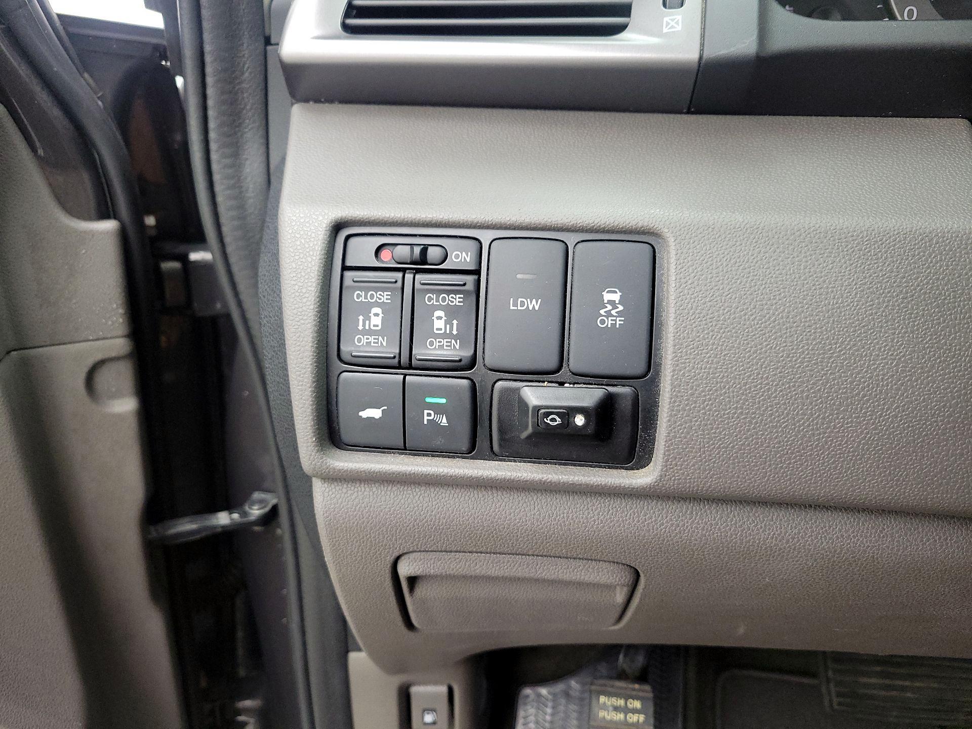 Thumbnail: 2016 Honda Odyssey - 13