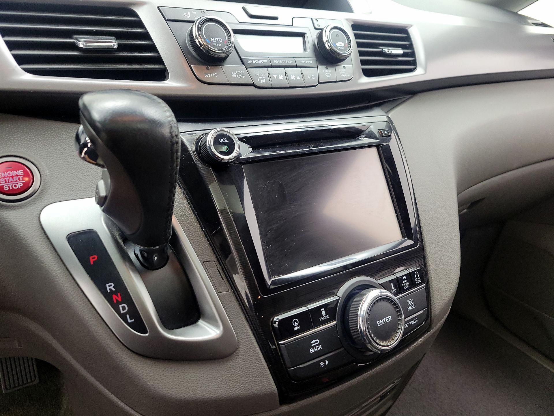 Thumbnail: 2016 Honda Odyssey - 17
