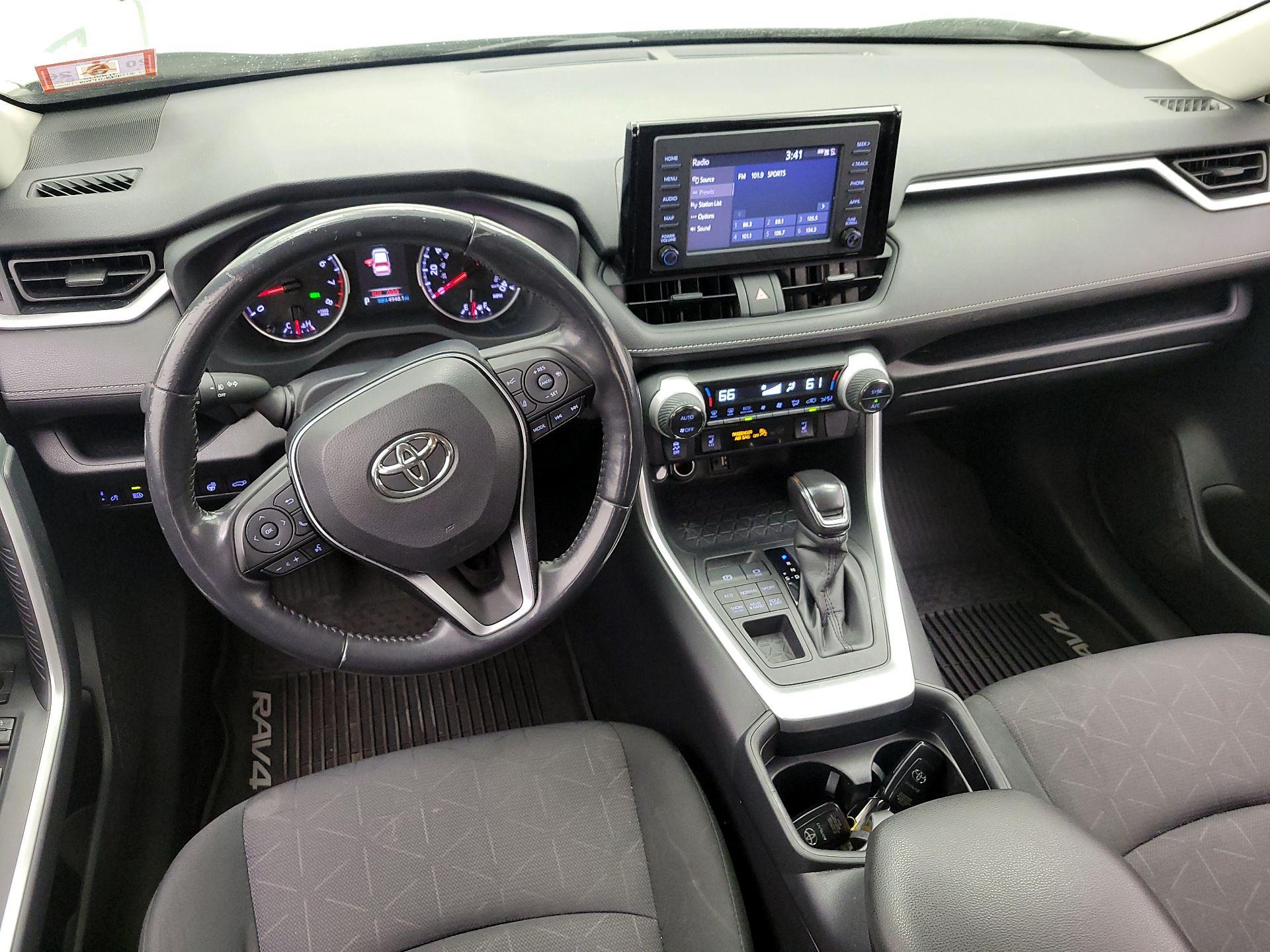 Thumbnail: 2019 Toyota RAV4 - 9