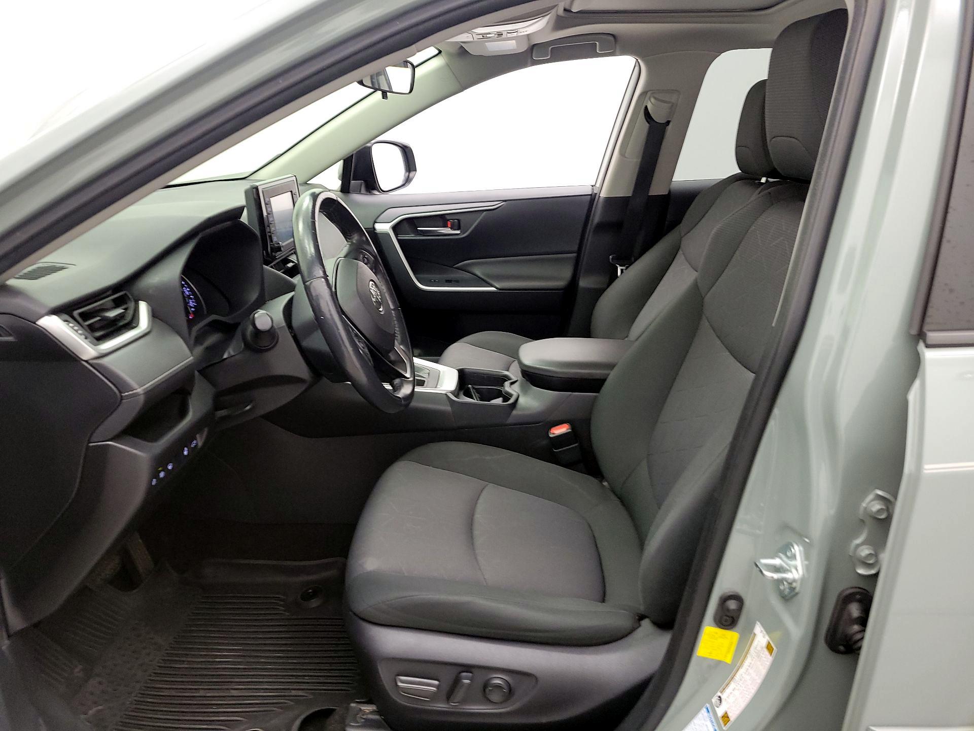 Thumbnail: 2019 Toyota RAV4 - 11