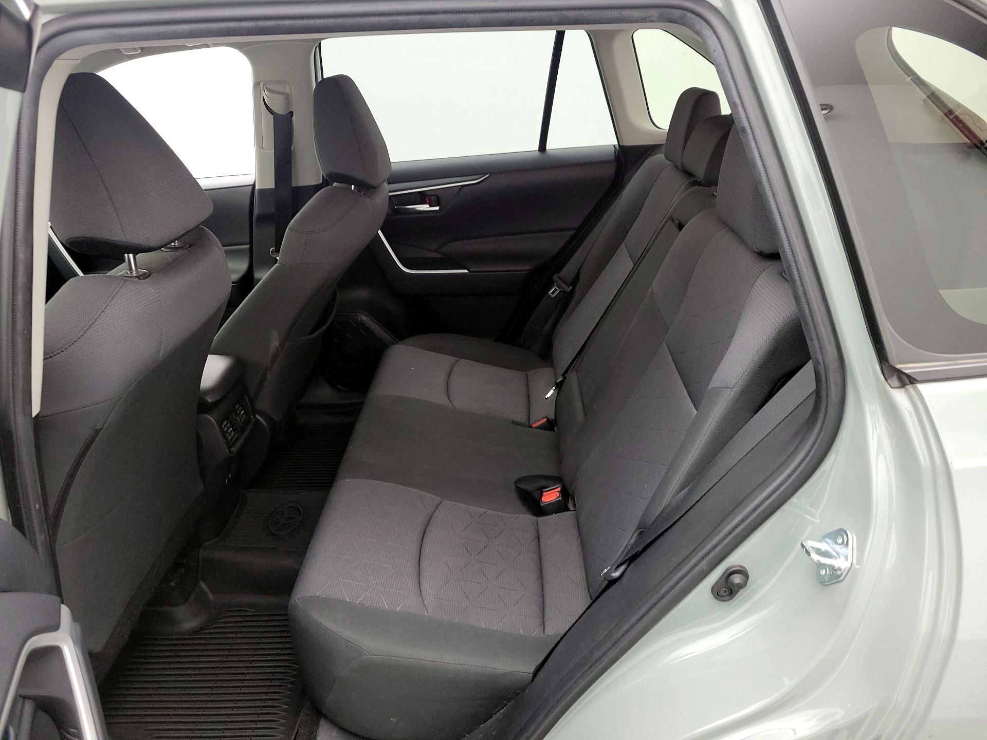 Thumbnail: 2019 Toyota RAV4 - 20