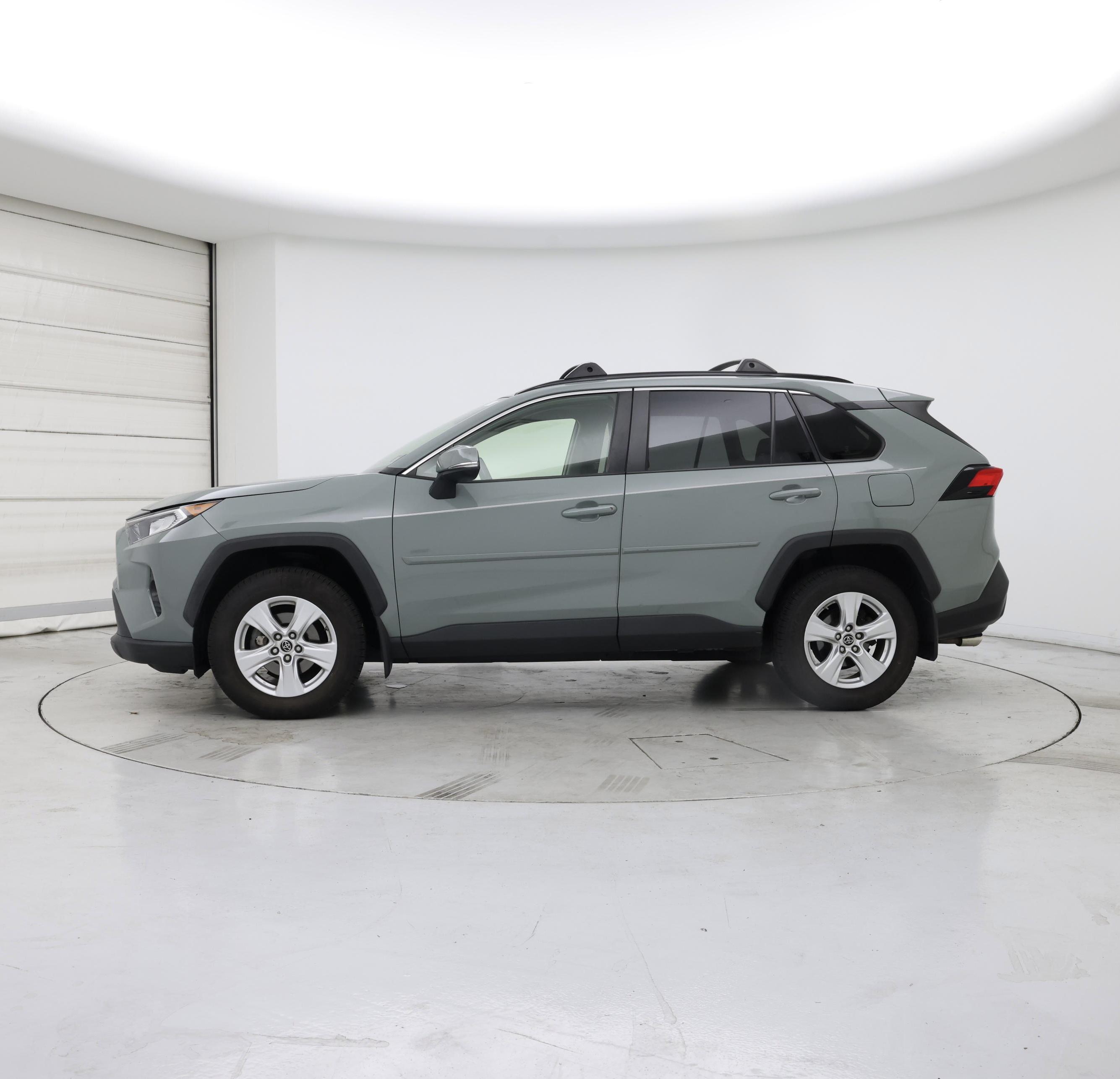 Thumbnail: 2019 Toyota RAV4 - 3