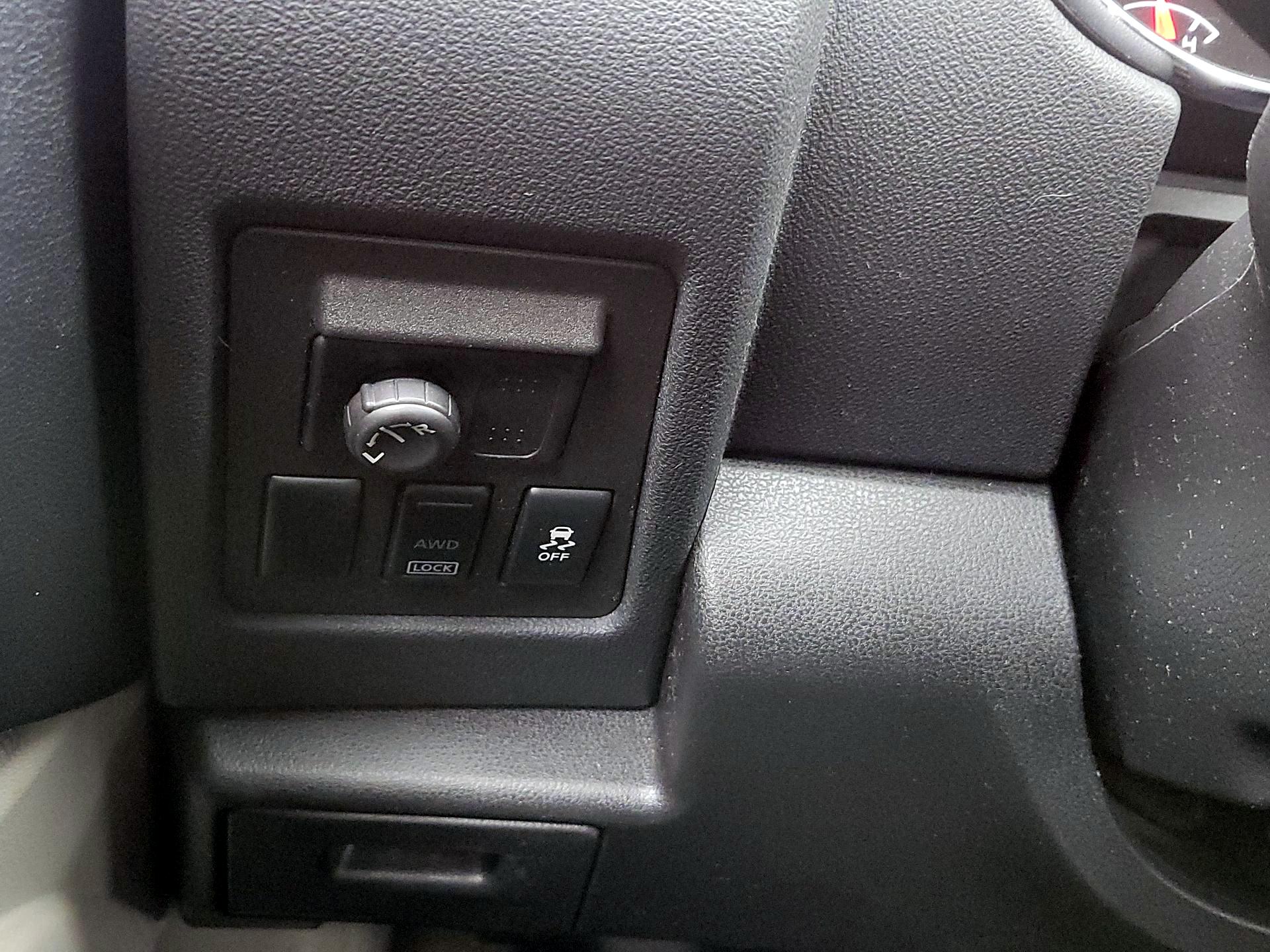 Thumbnail: 2015 Nissan Rogue - 13