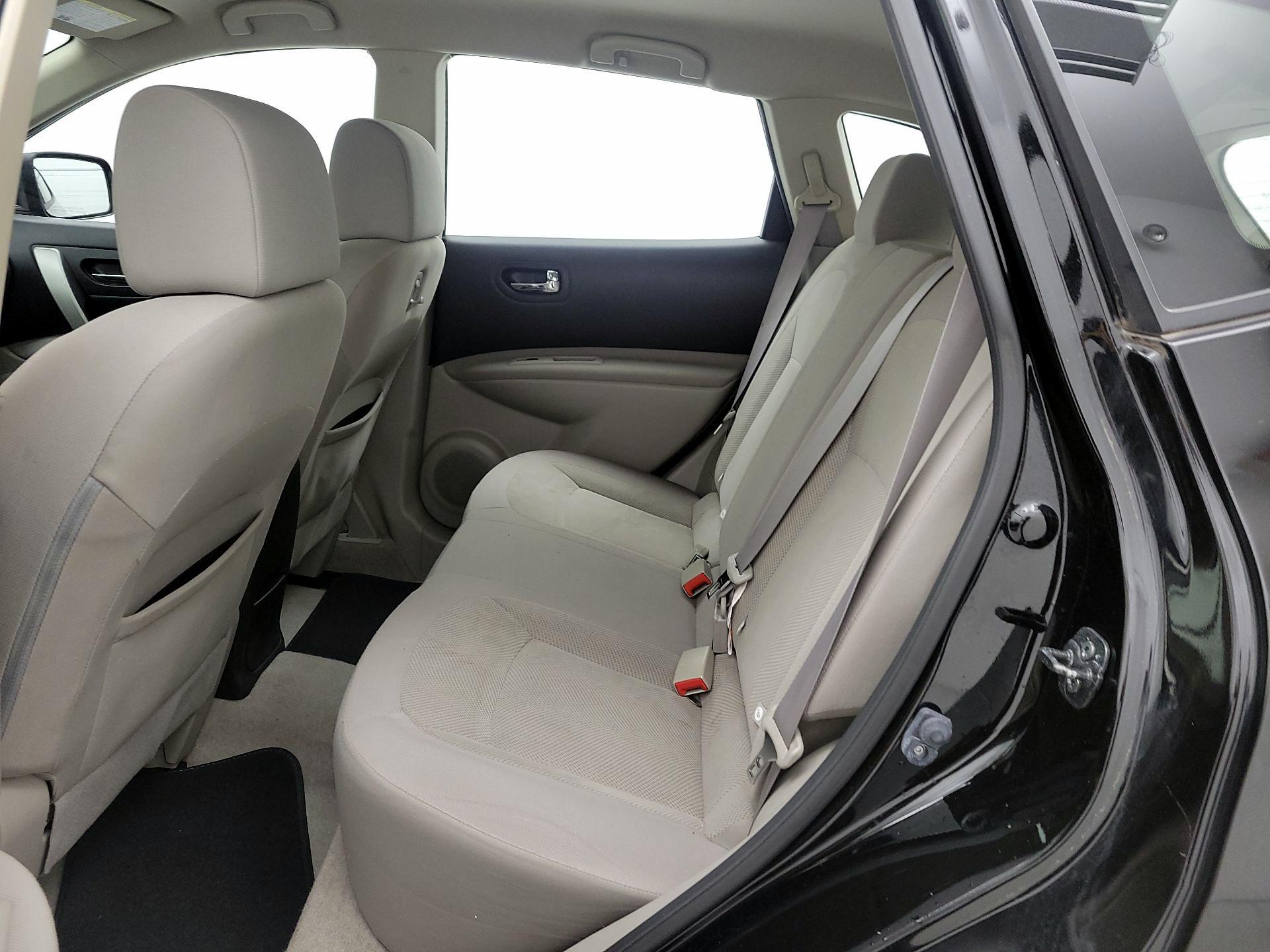 Thumbnail: 2015 Nissan Rogue - 18