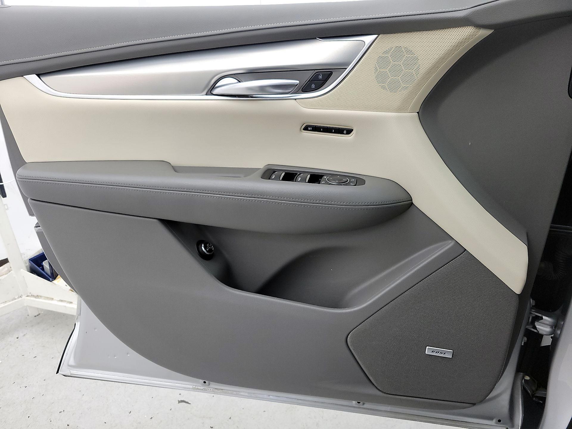 Thumbnail: 2019 Cadillac XT5 - 12