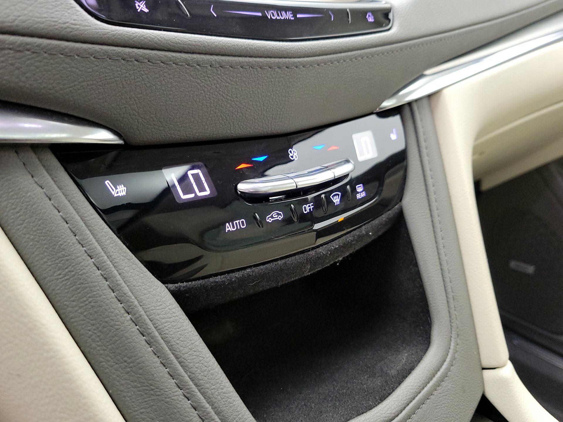 Thumbnail: 2019 Cadillac XT5 - 16