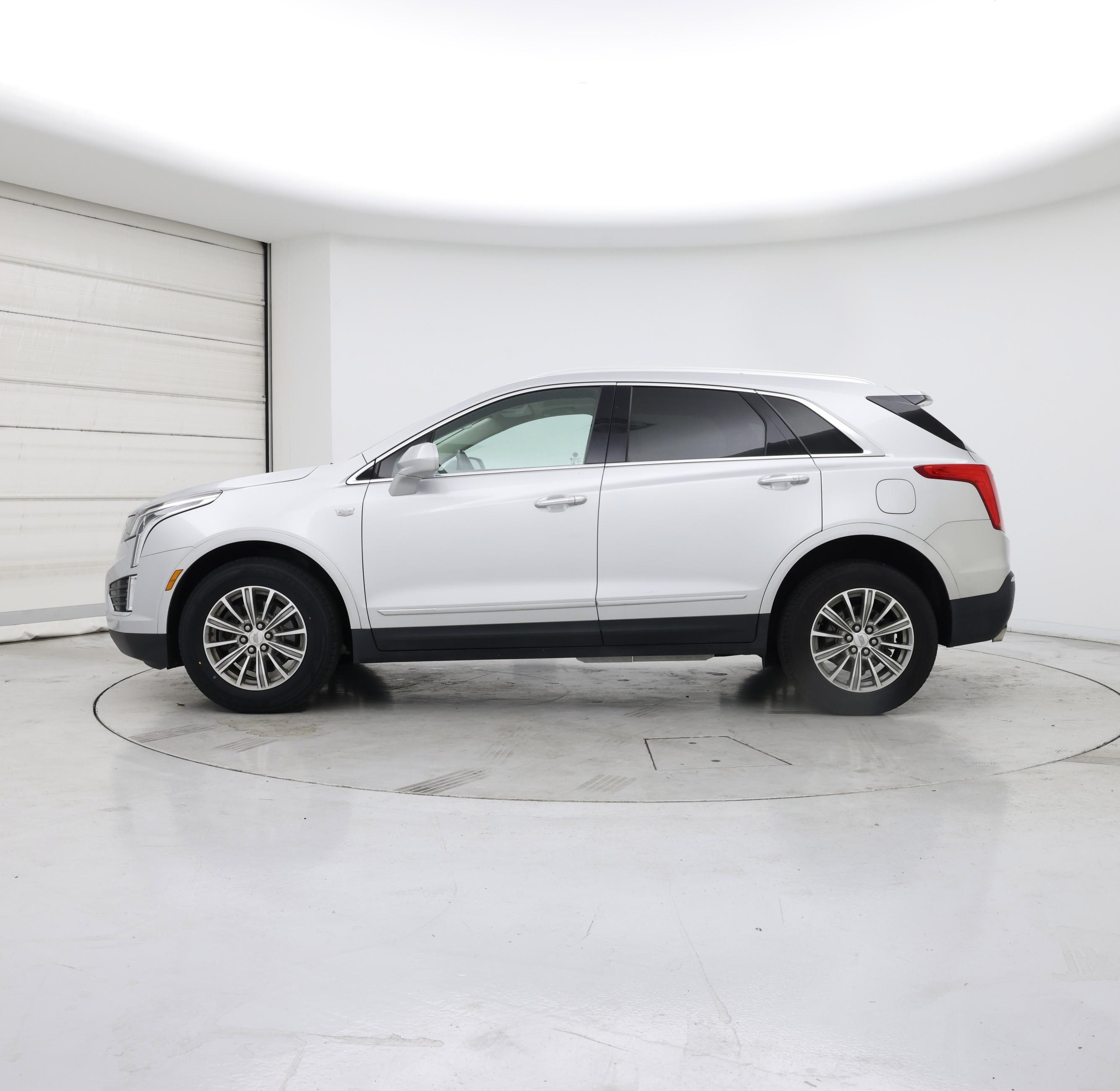 Thumbnail: 2019 Cadillac XT5 - 3