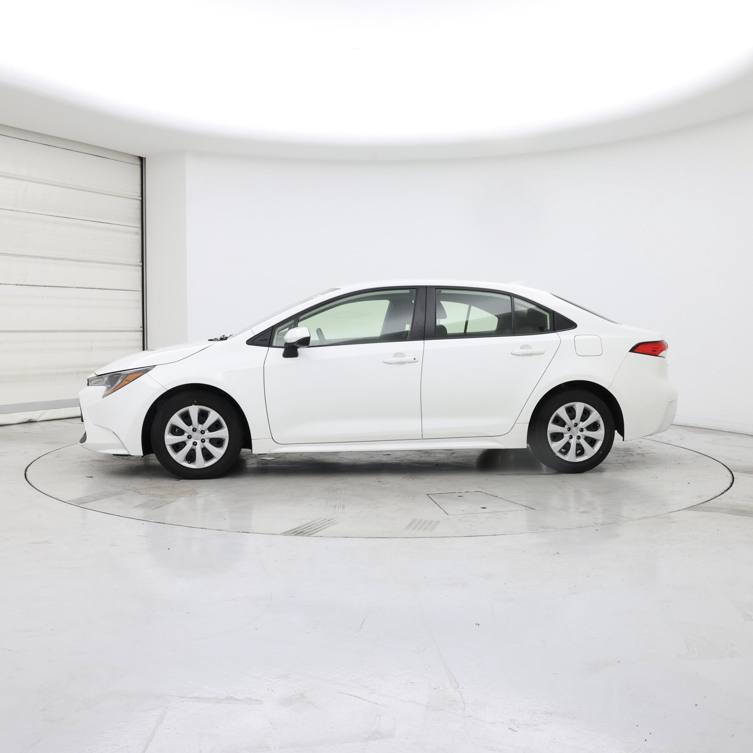 Thumbnail: 2022 Toyota Corolla - 3