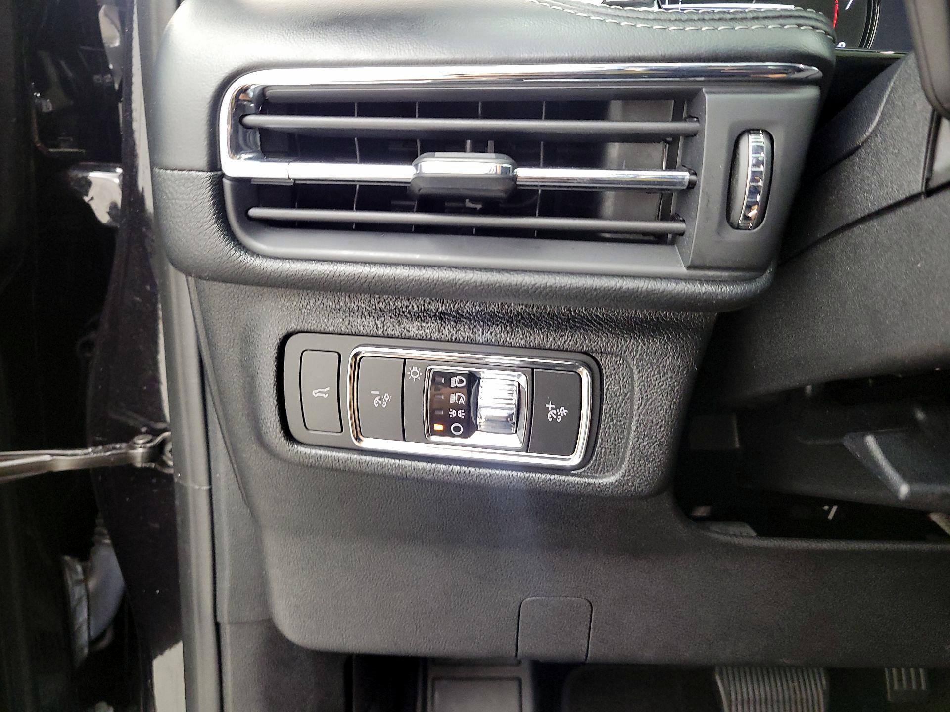 Thumbnail: 2021 Lincoln Corsair - 13