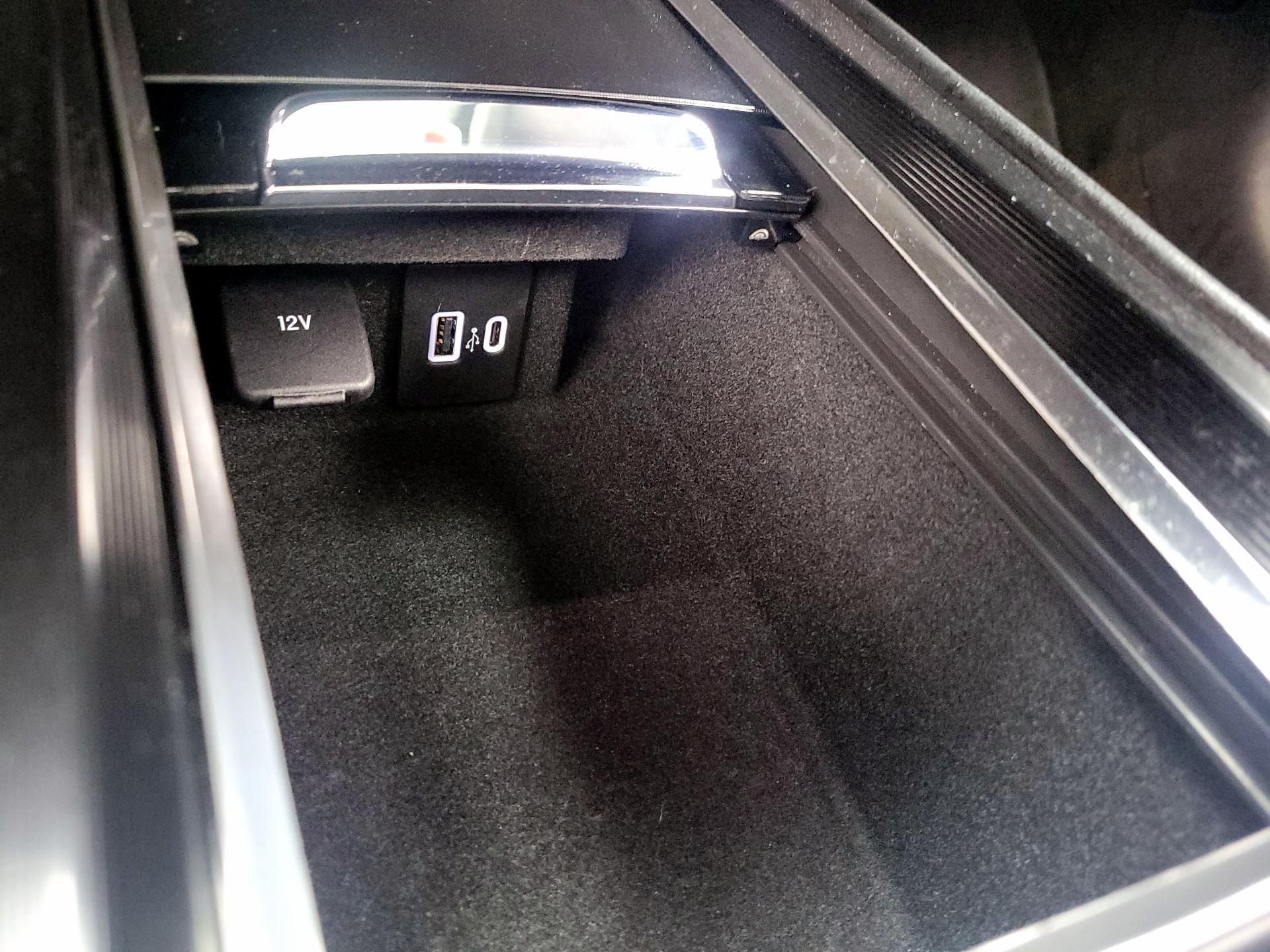 Thumbnail: 2021 Lincoln Corsair - 18