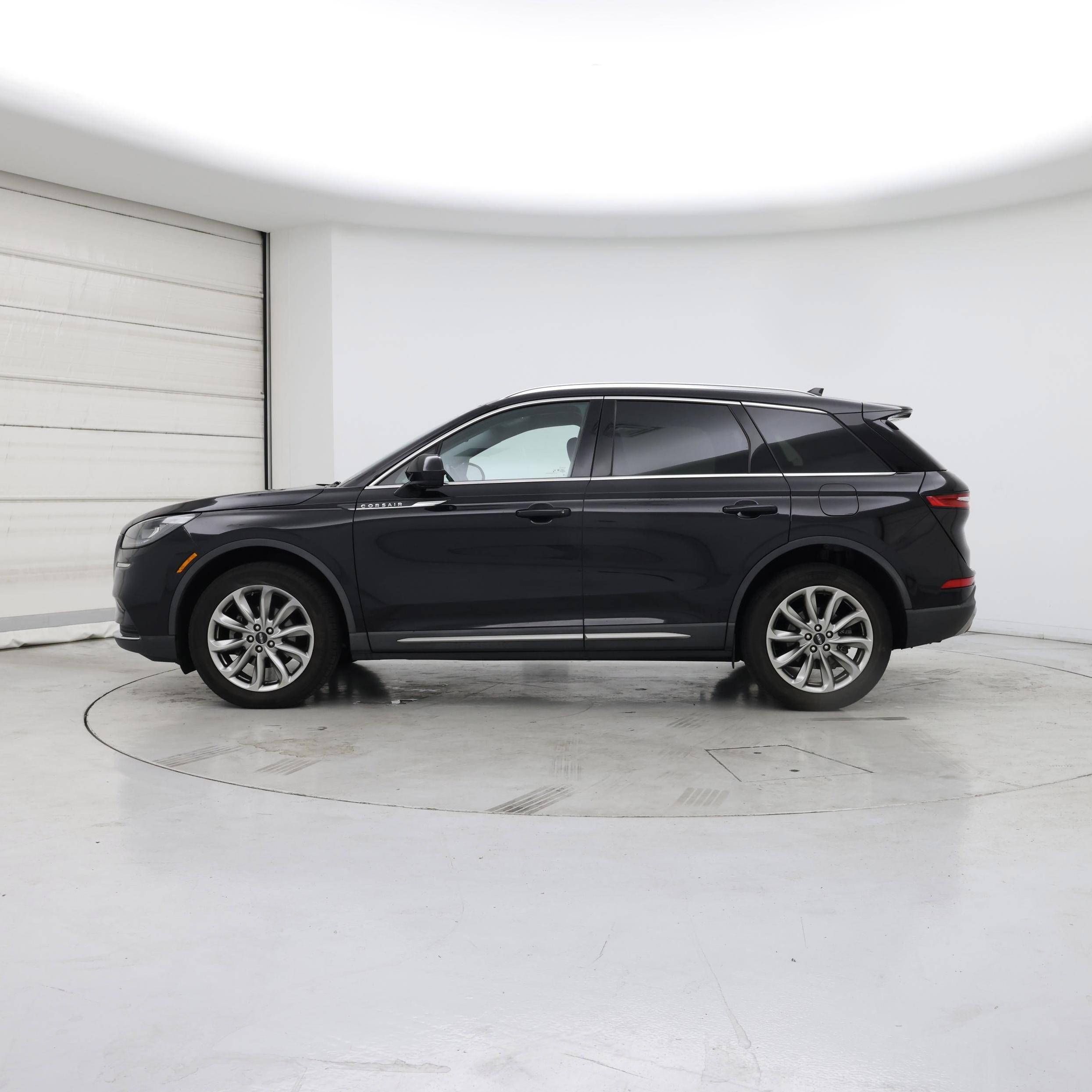 Thumbnail: 2021 Lincoln Corsair - 3