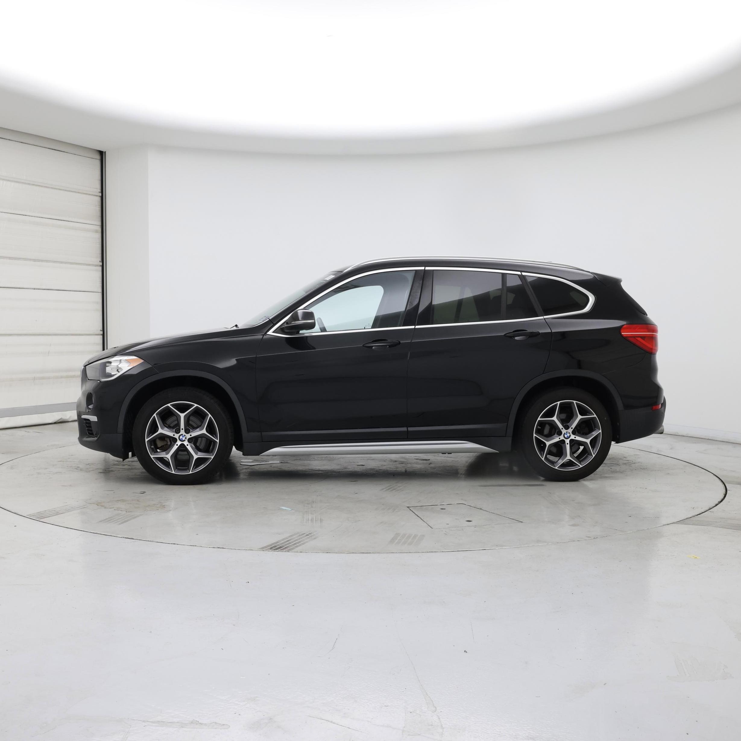 Thumbnail: 2019 BMW X1 - 3