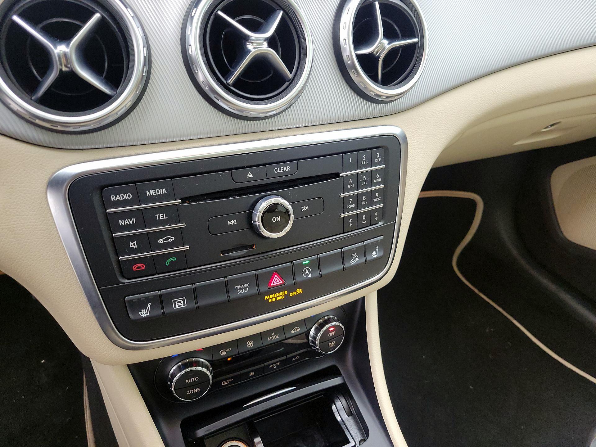 Thumbnail: 2017 Mercedes-Benz GLA - 16