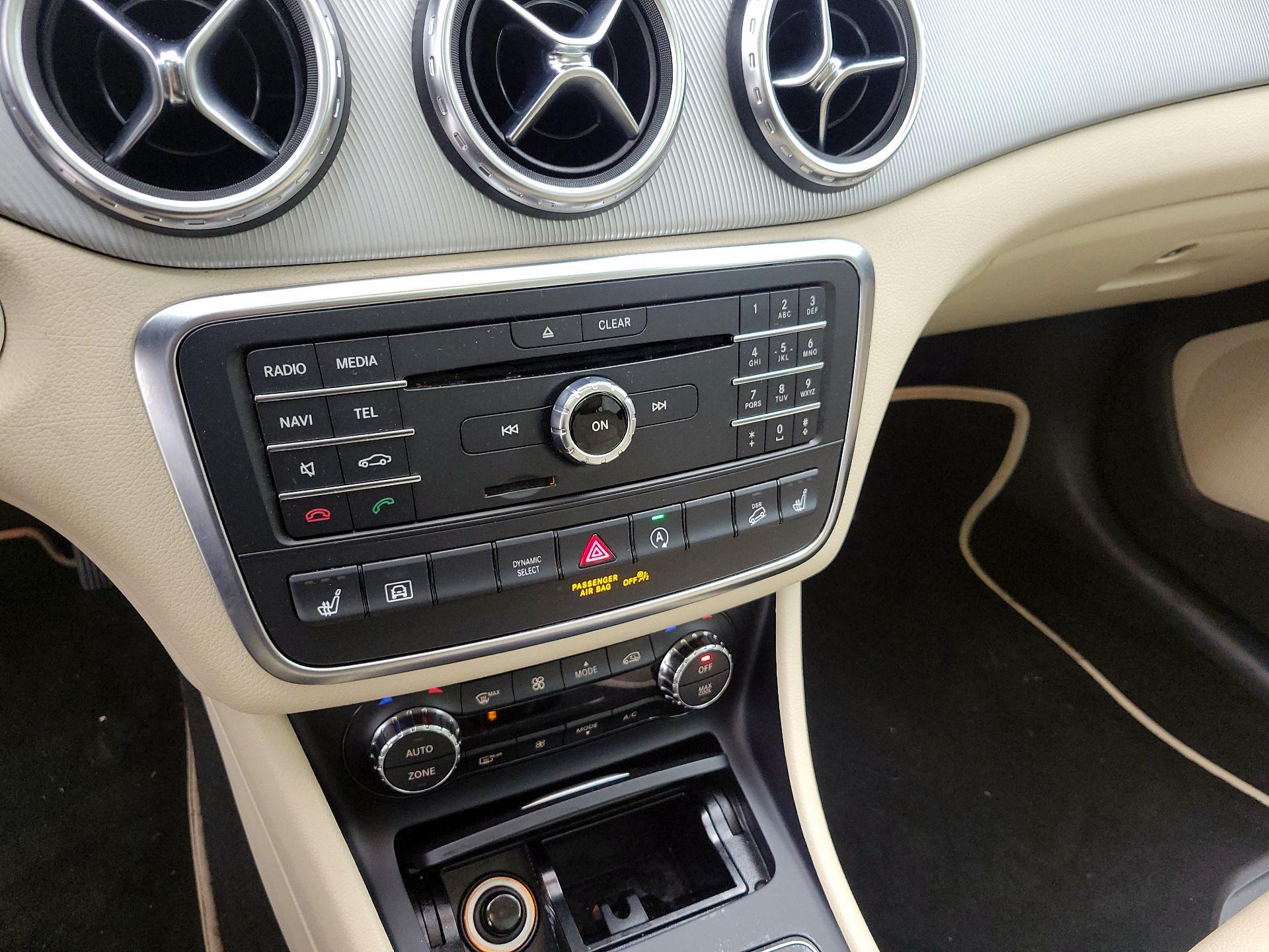 Thumbnail: 2017 Mercedes-Benz GLA - 17