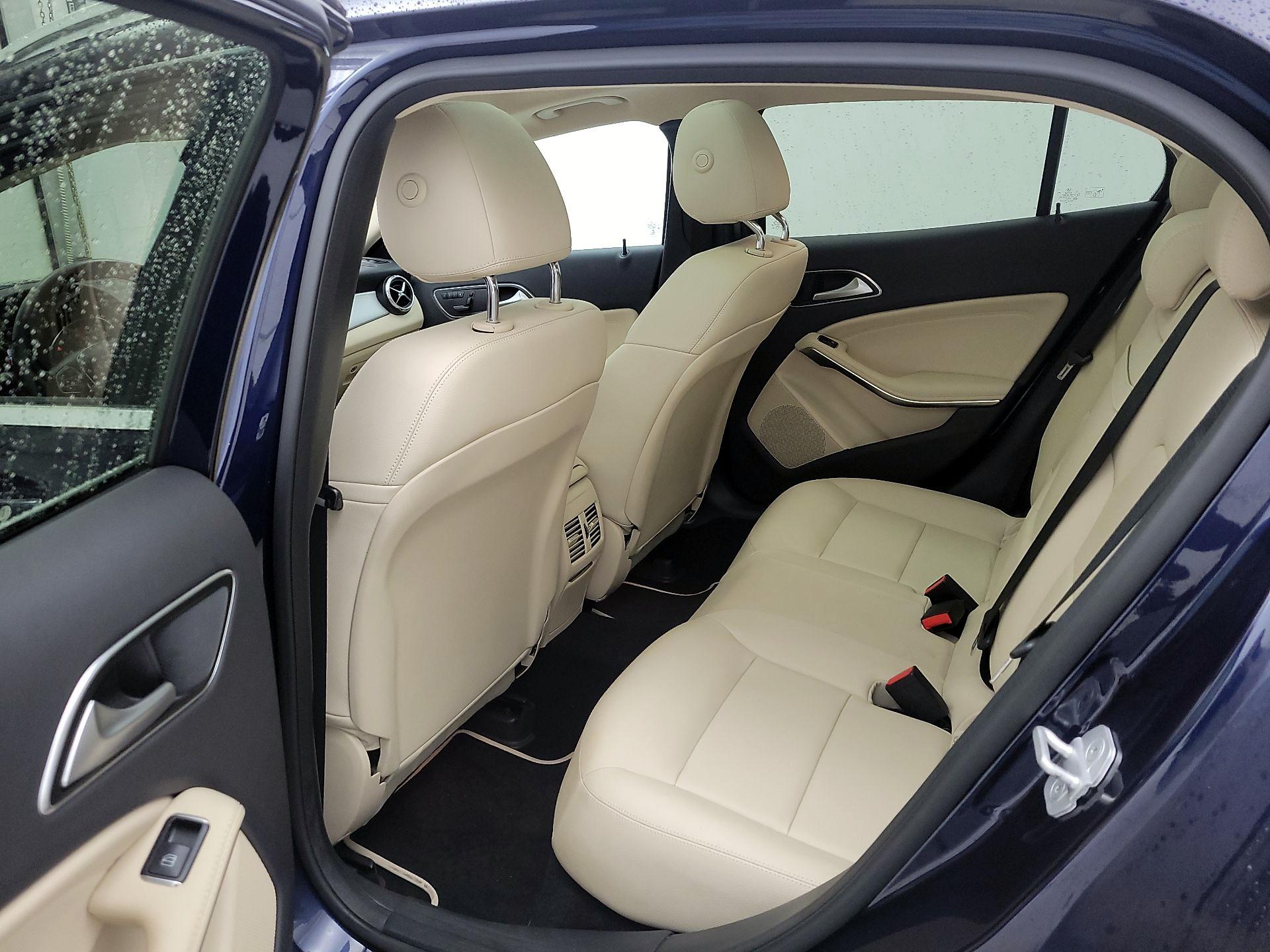 Thumbnail: 2017 Mercedes-Benz GLA - 20