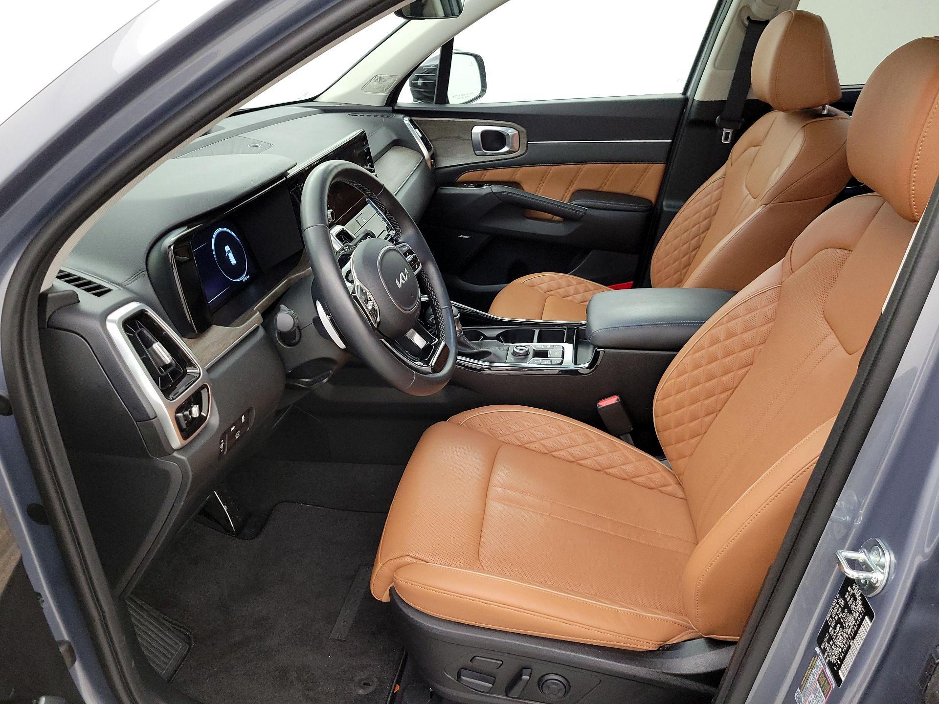 Thumbnail: 2023 Kia Sorento - 11