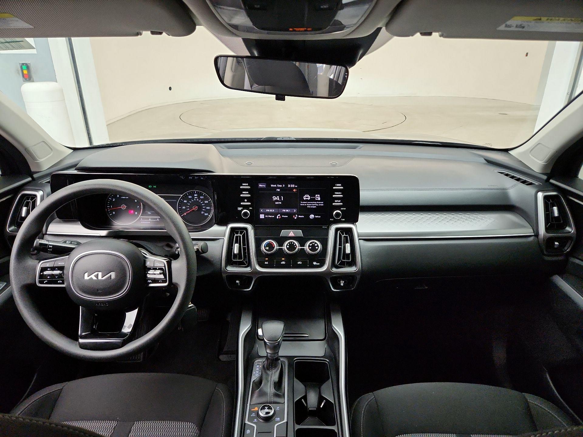 Thumbnail: 2023 Kia Sorento - 9