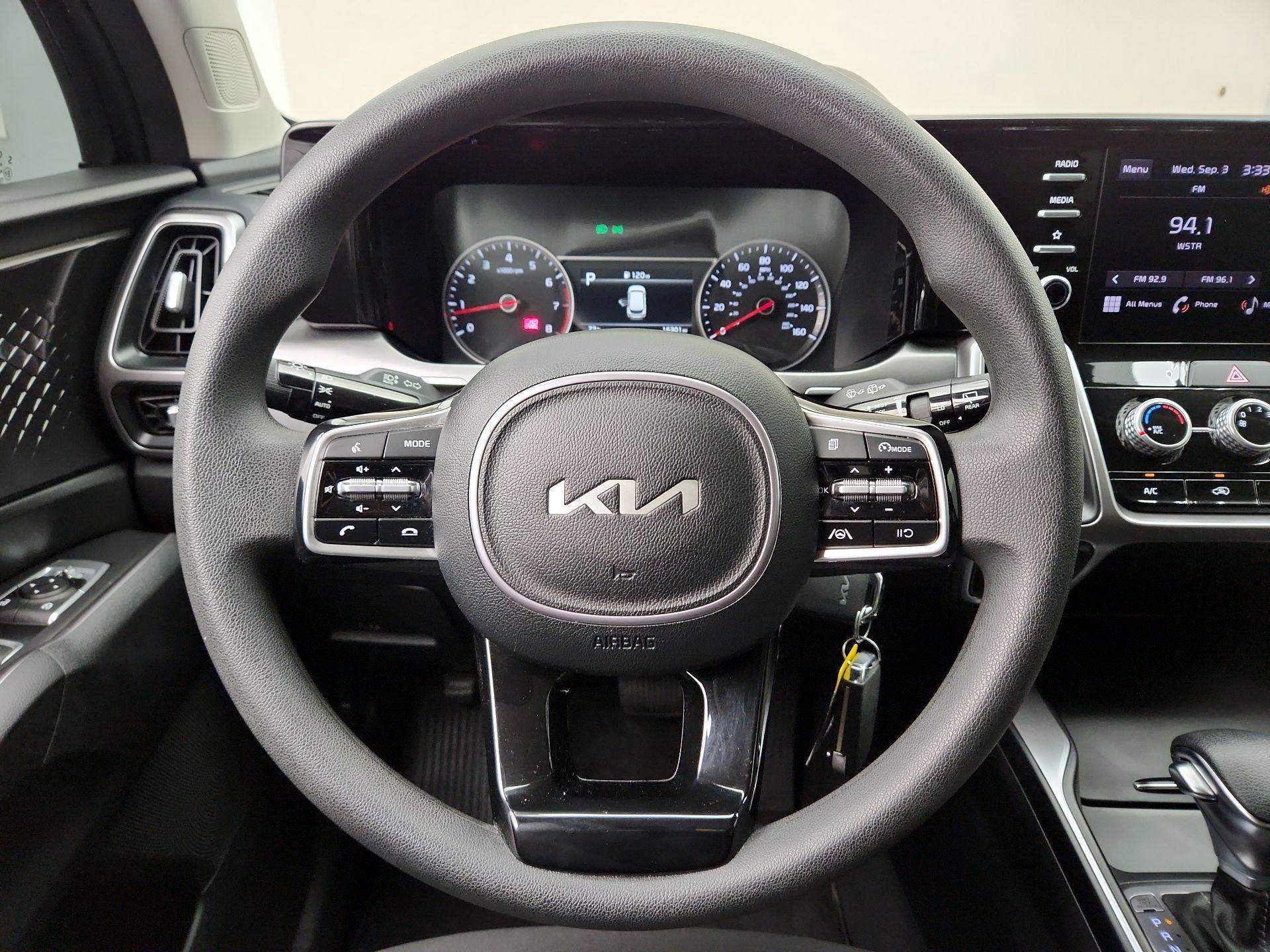 Thumbnail: 2023 Kia Sorento - 10