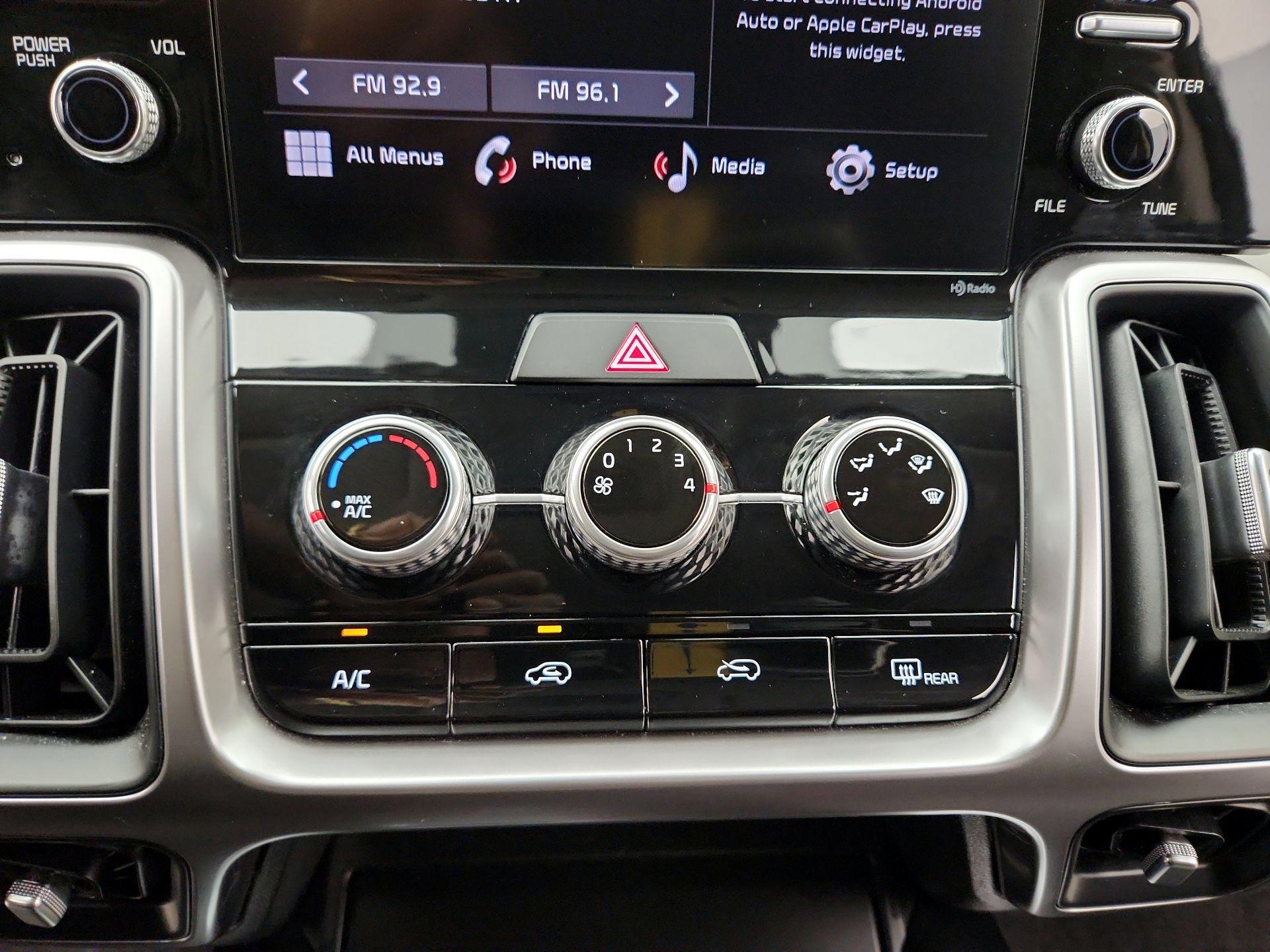 Thumbnail: 2023 Kia Sorento - 16