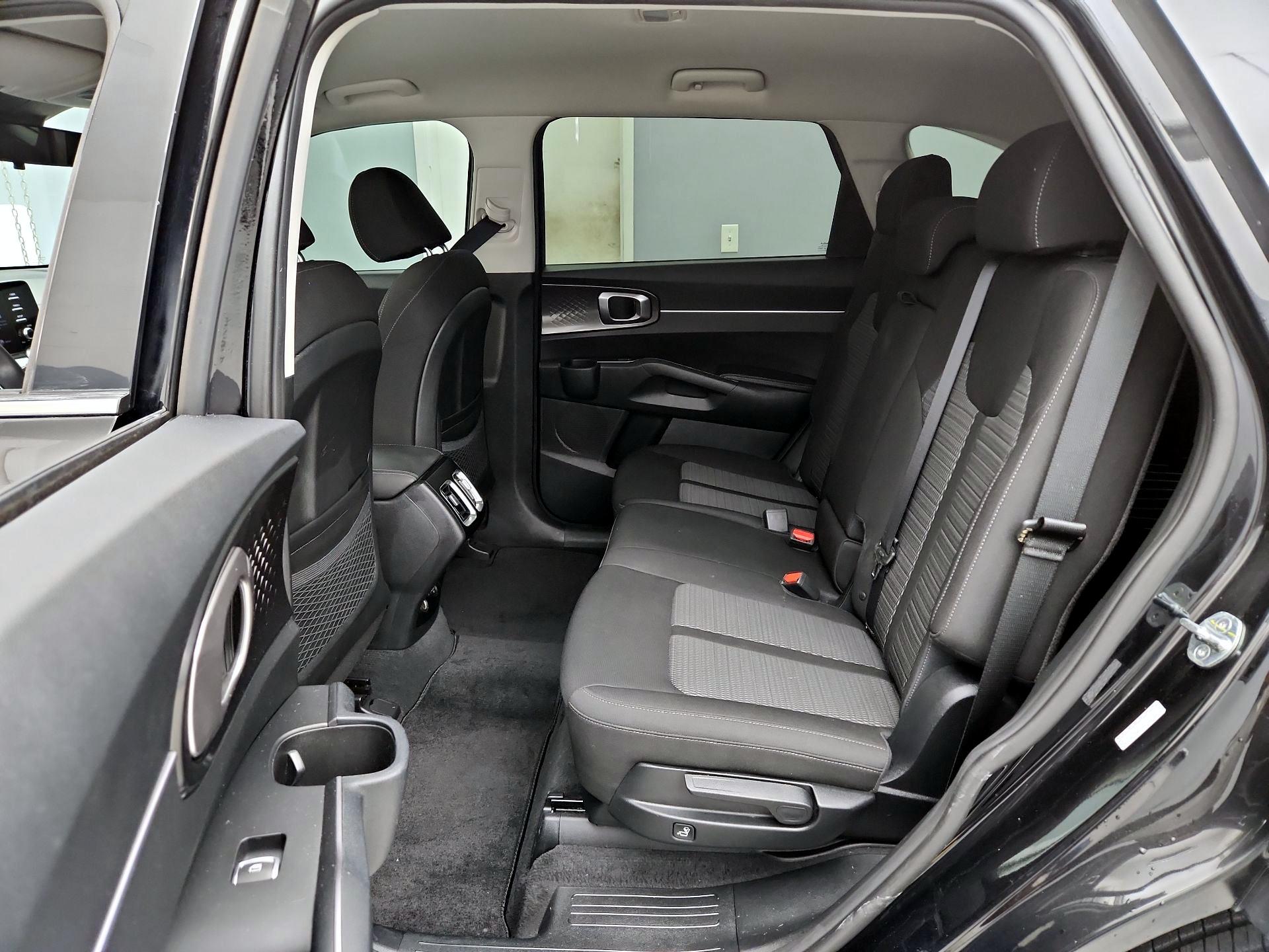 Thumbnail: 2023 Kia Sorento - 19