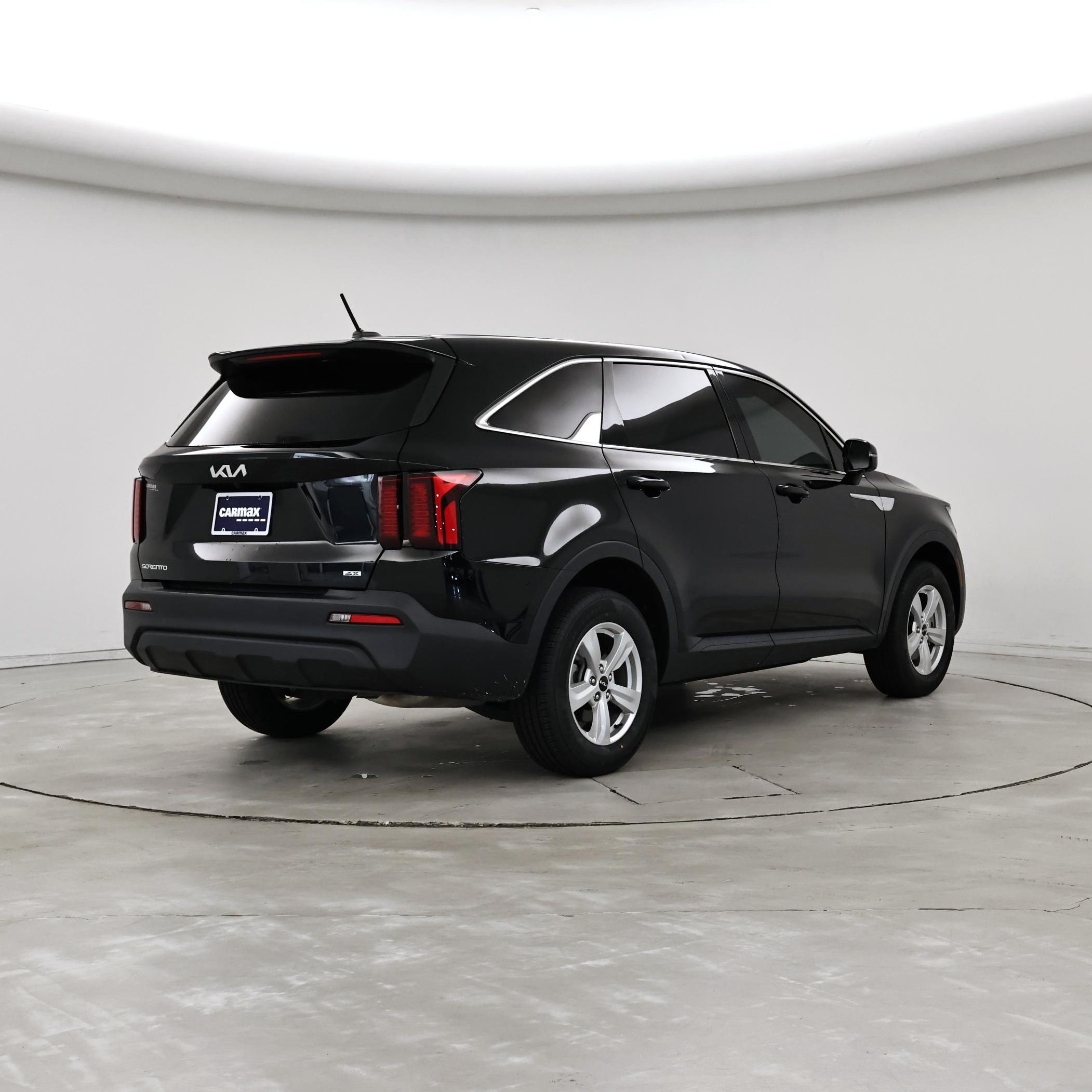 Thumbnail: 2023 Kia Sorento - 8