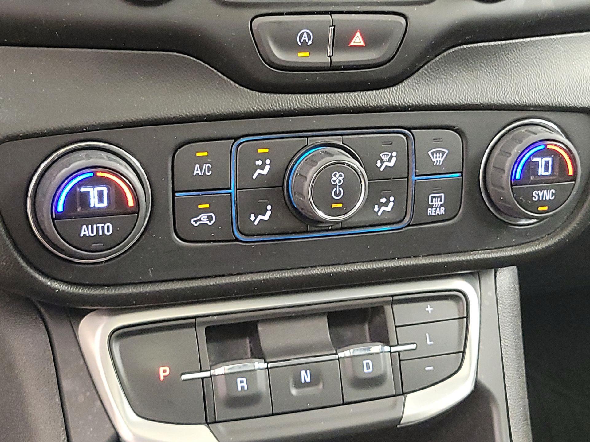 Thumbnail: 2022 GMC Terrain - 17
