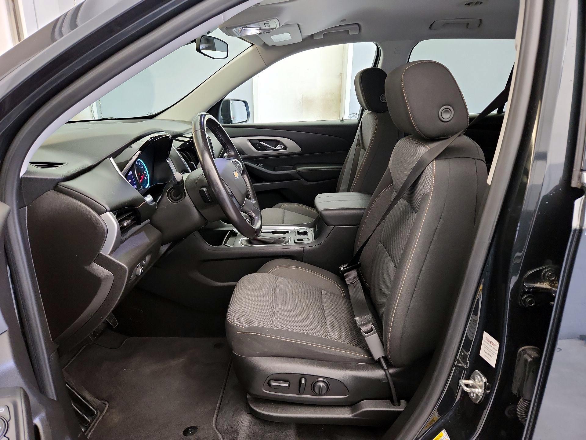 Thumbnail: 2021 Chevrolet Traverse - 11