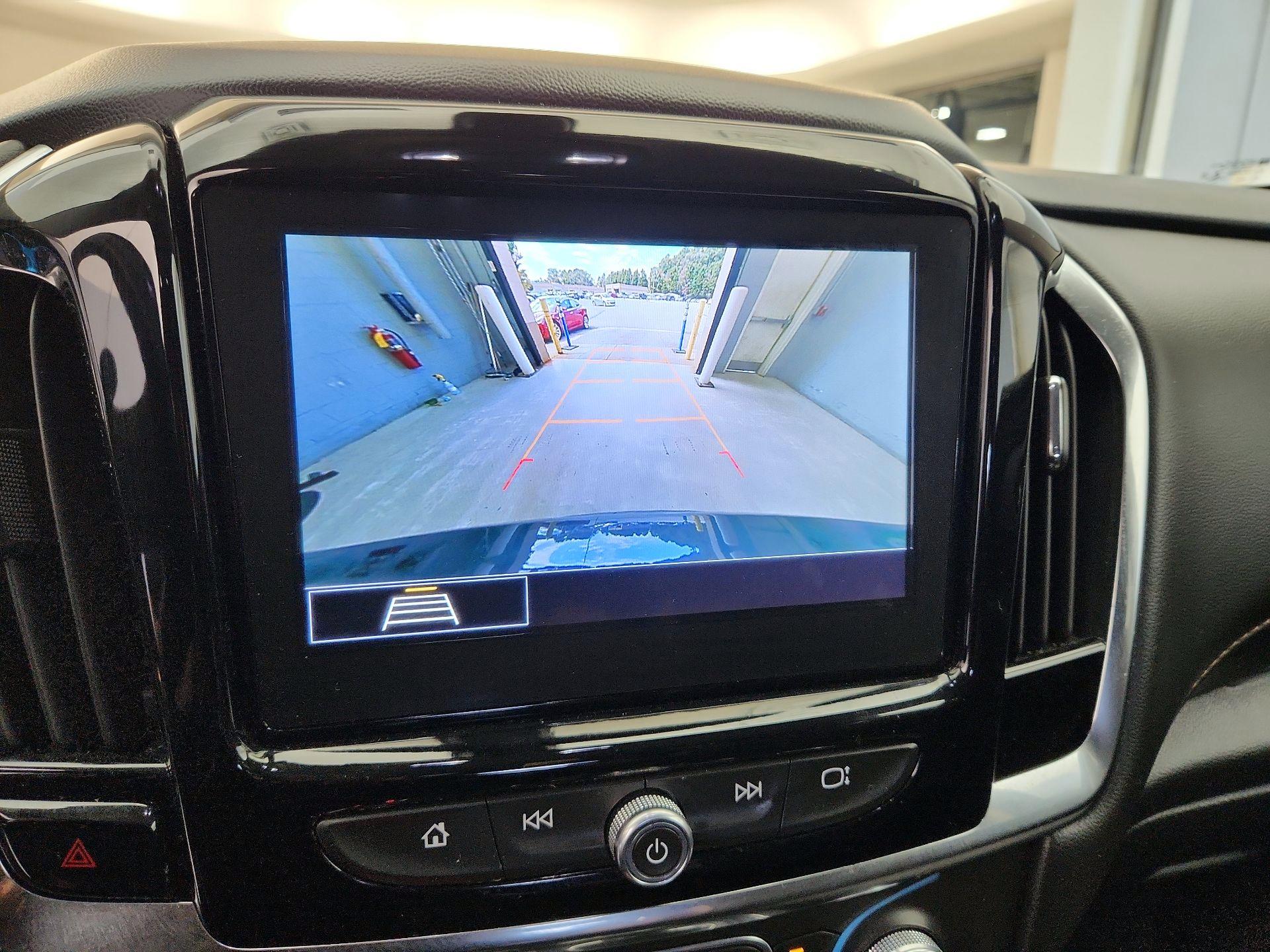 Thumbnail: 2021 Chevrolet Traverse - 14
