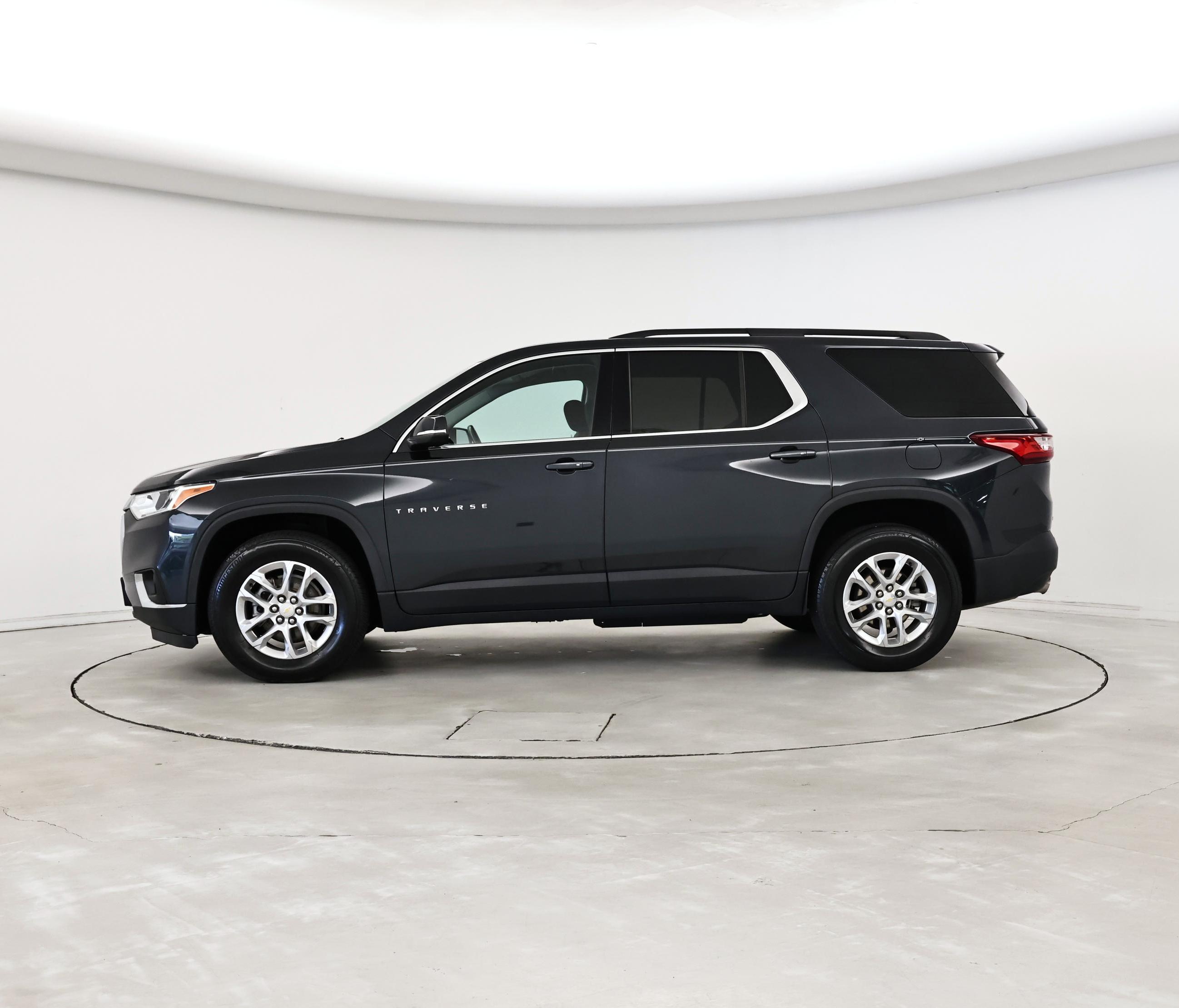 Thumbnail: 2021 Chevrolet Traverse - 3