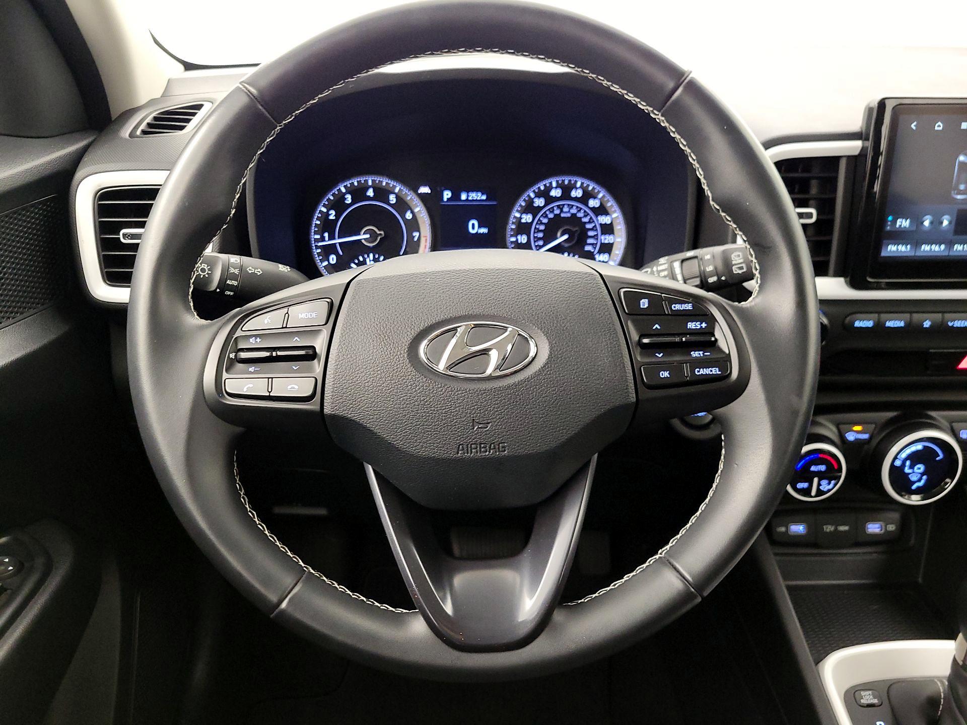 Thumbnail: 2022 Hyundai Venue - 10