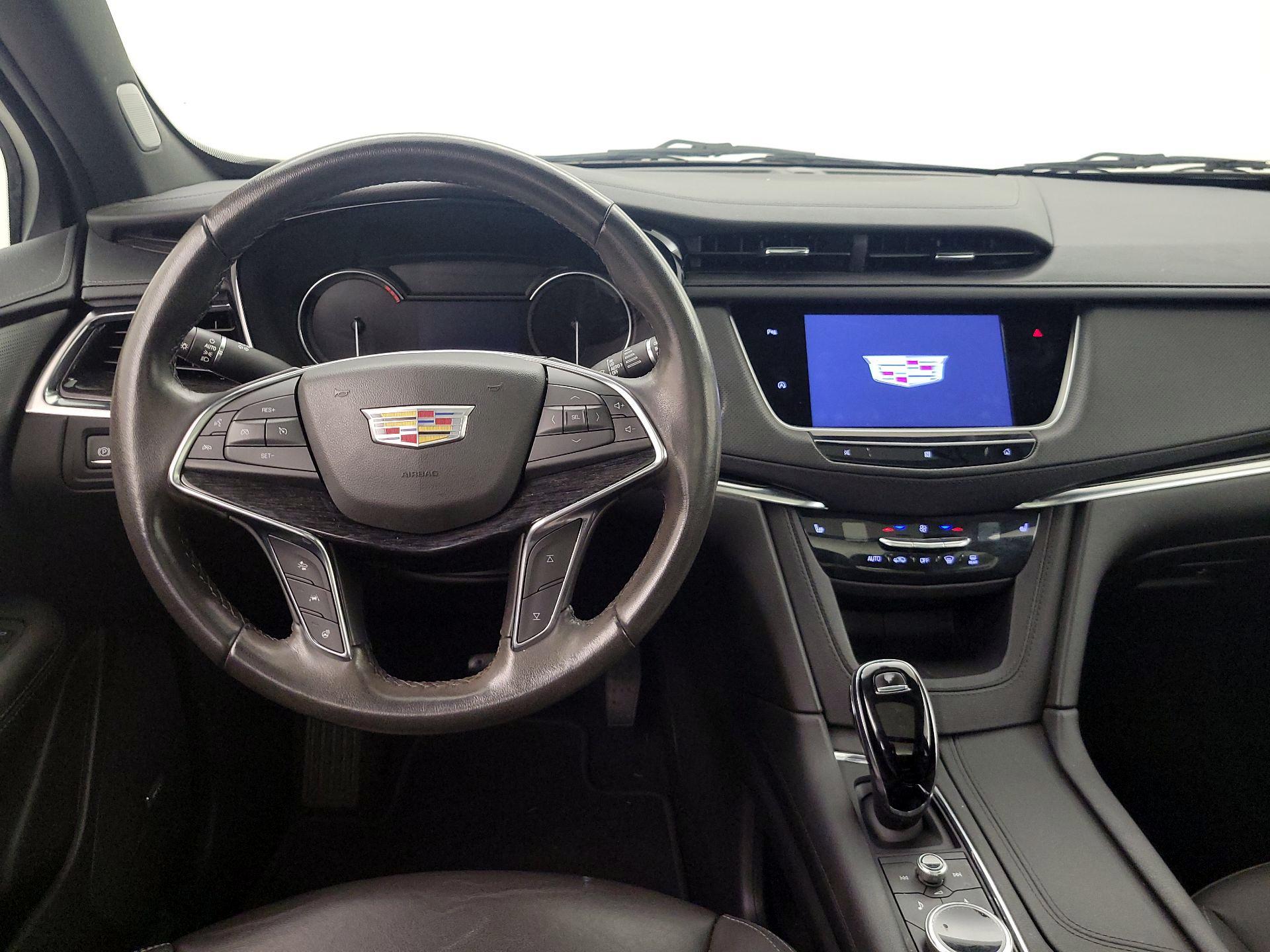 Thumbnail: 2021 Cadillac XT5 - 10