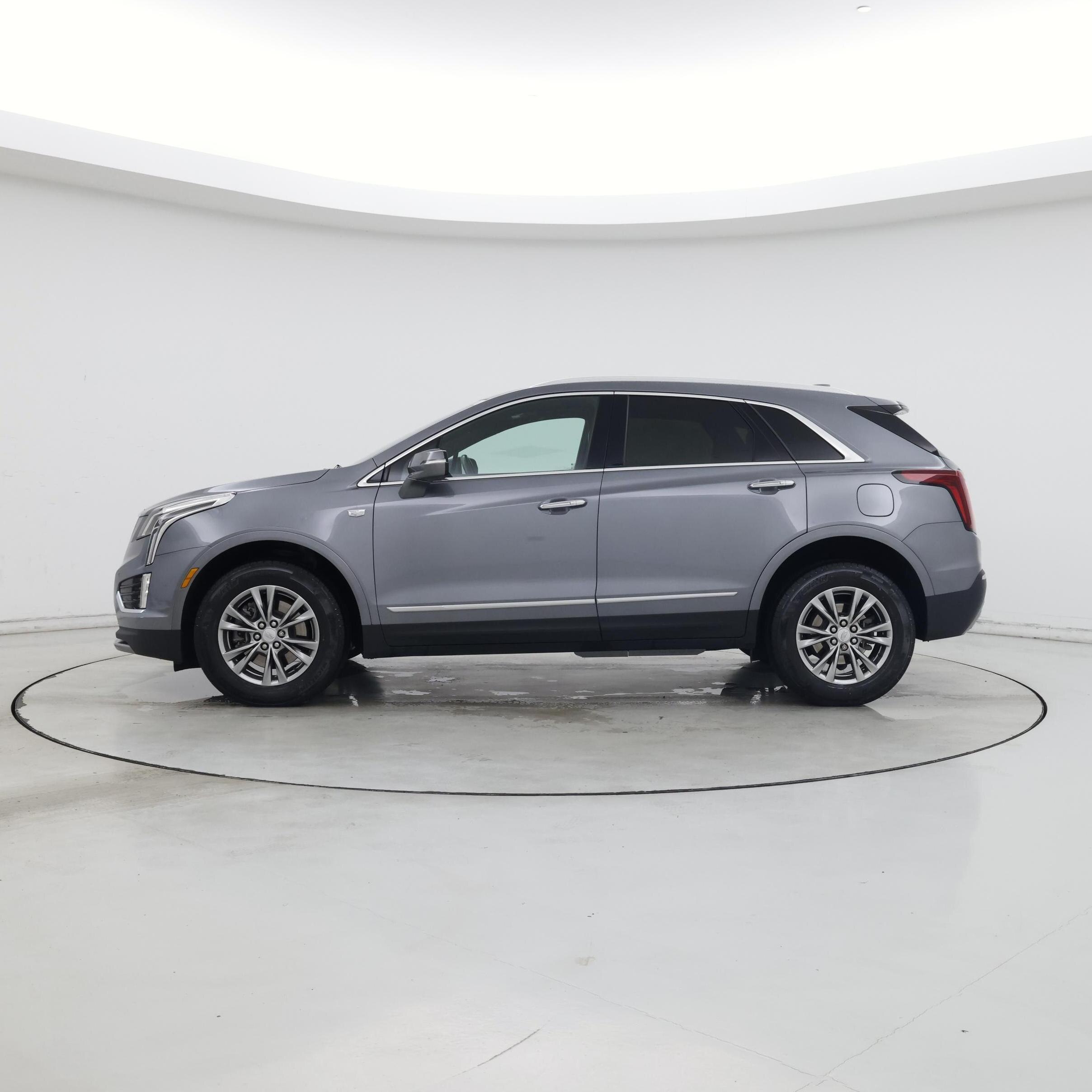 Thumbnail: 2021 Cadillac XT5 - 3