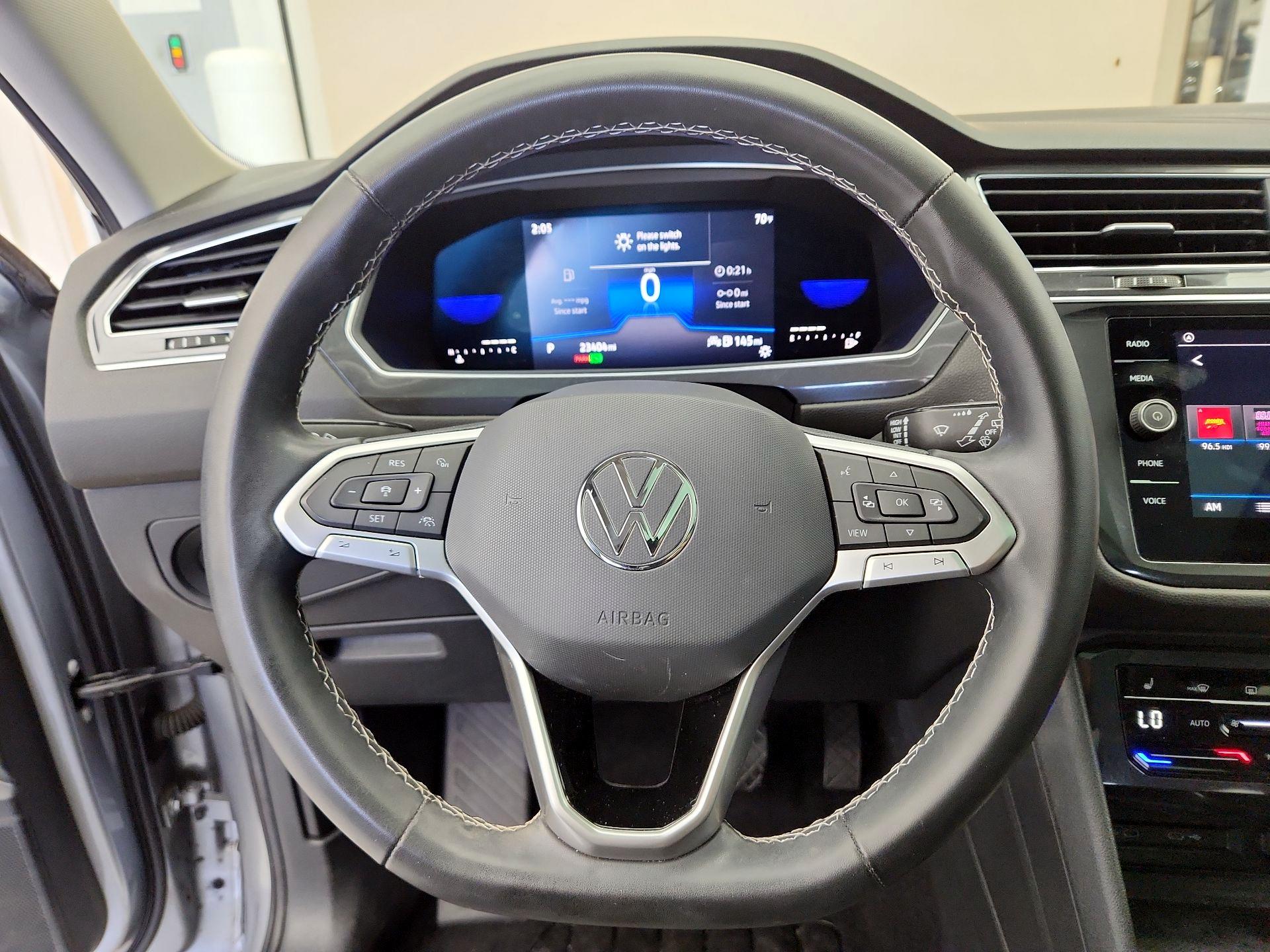 Thumbnail: 2022 Volkswagen Tiguan - 10