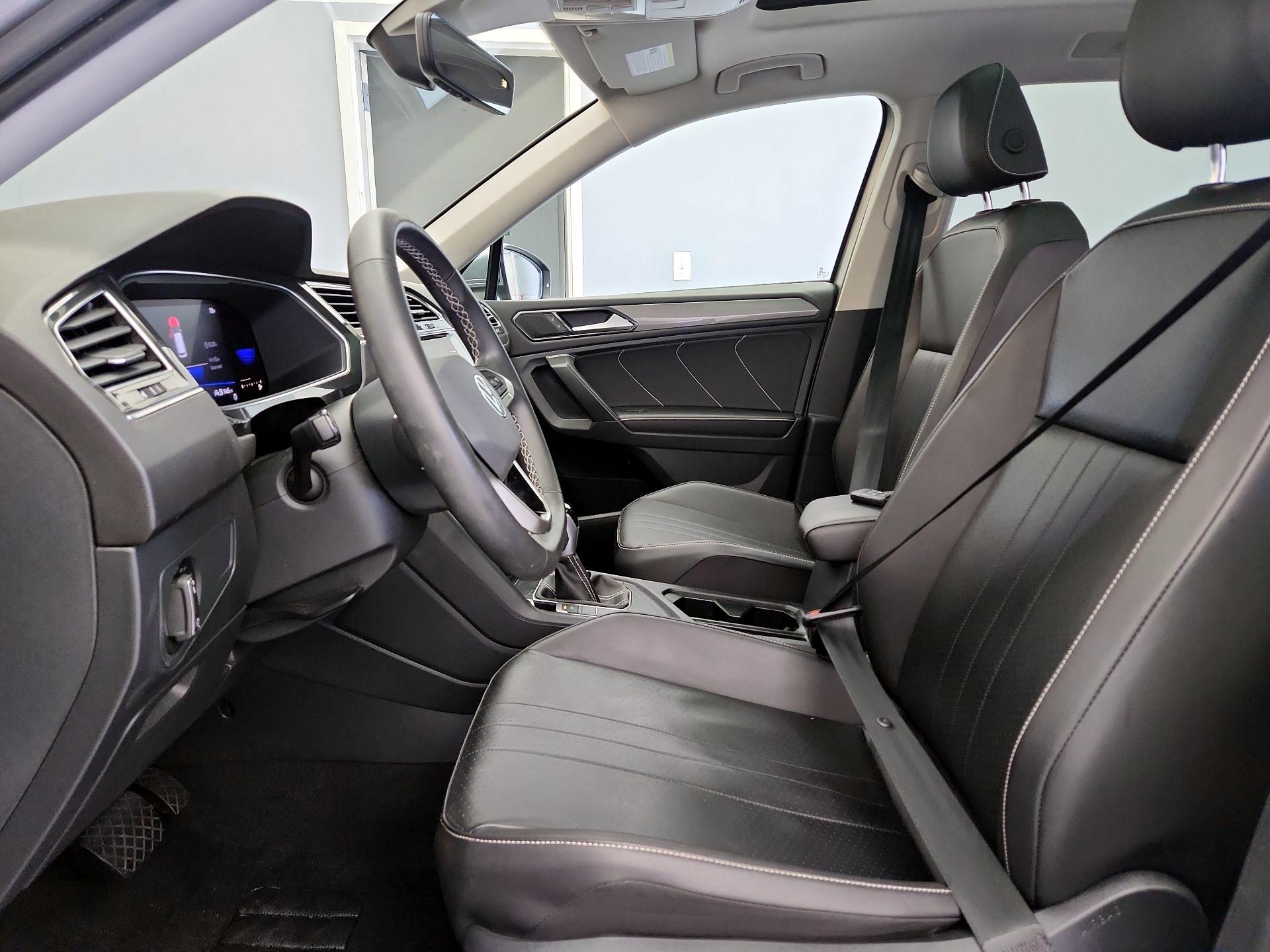 Thumbnail: 2022 Volkswagen Tiguan - 11