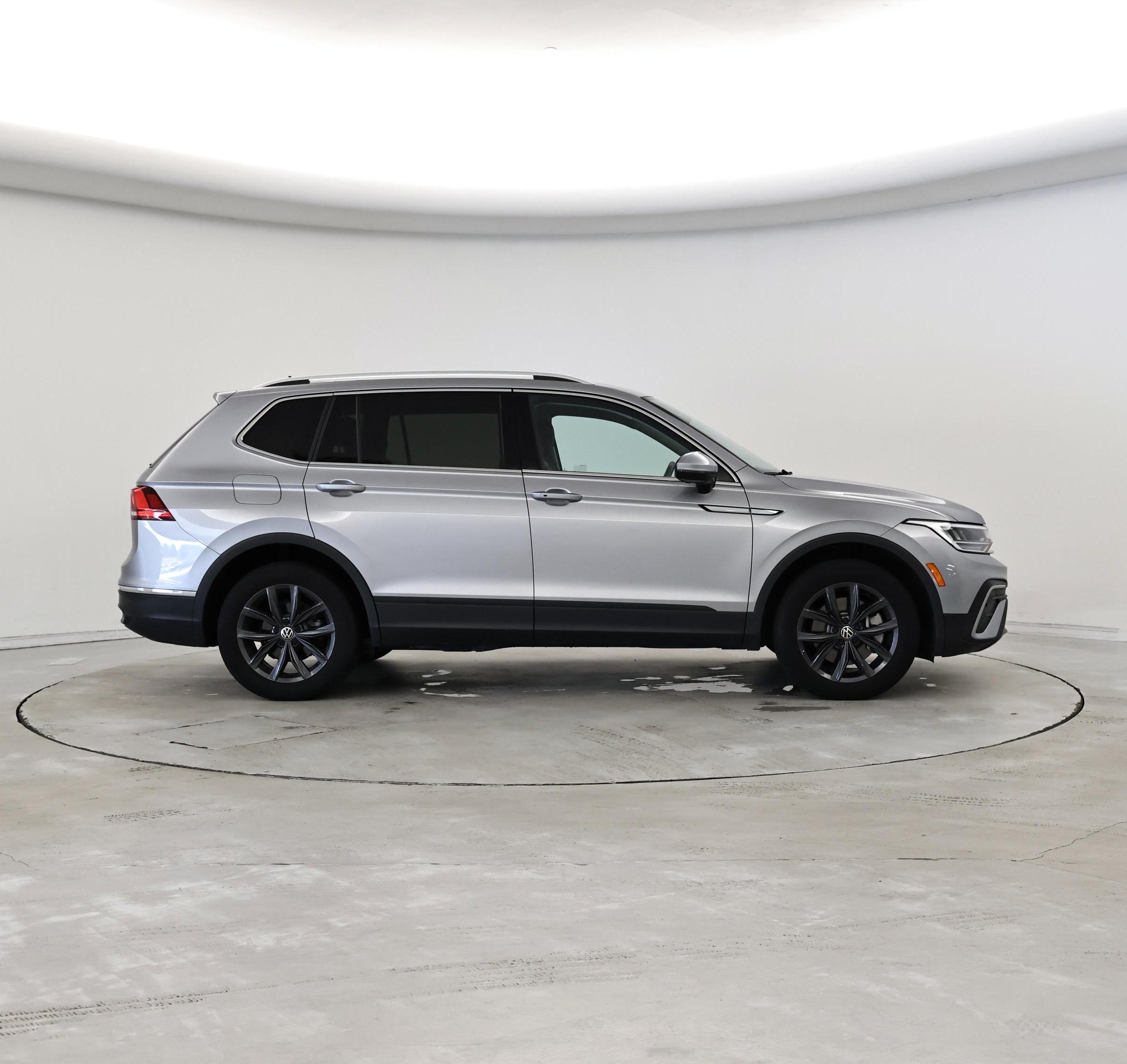 Thumbnail: 2022 Volkswagen Tiguan - 7
