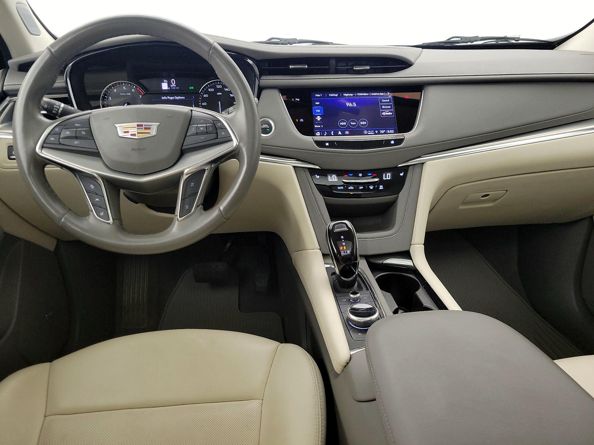 Thumbnail: 2022 Cadillac XT5 - 9